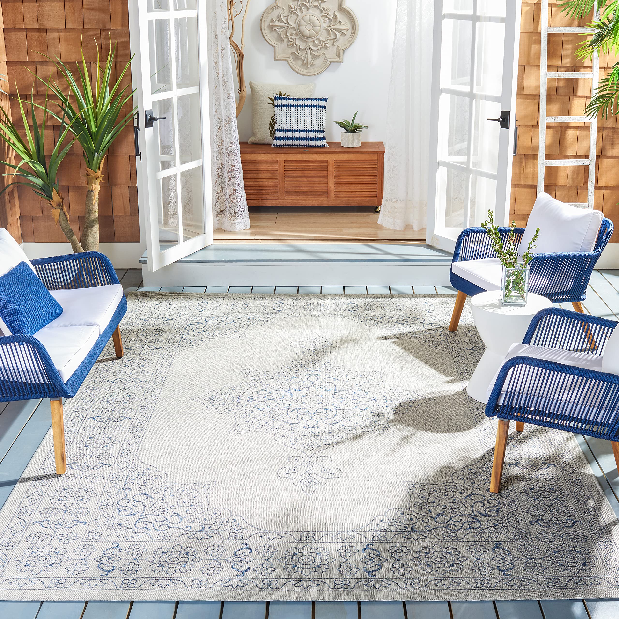 SAFAVIEH Courtyard Collection 6'7