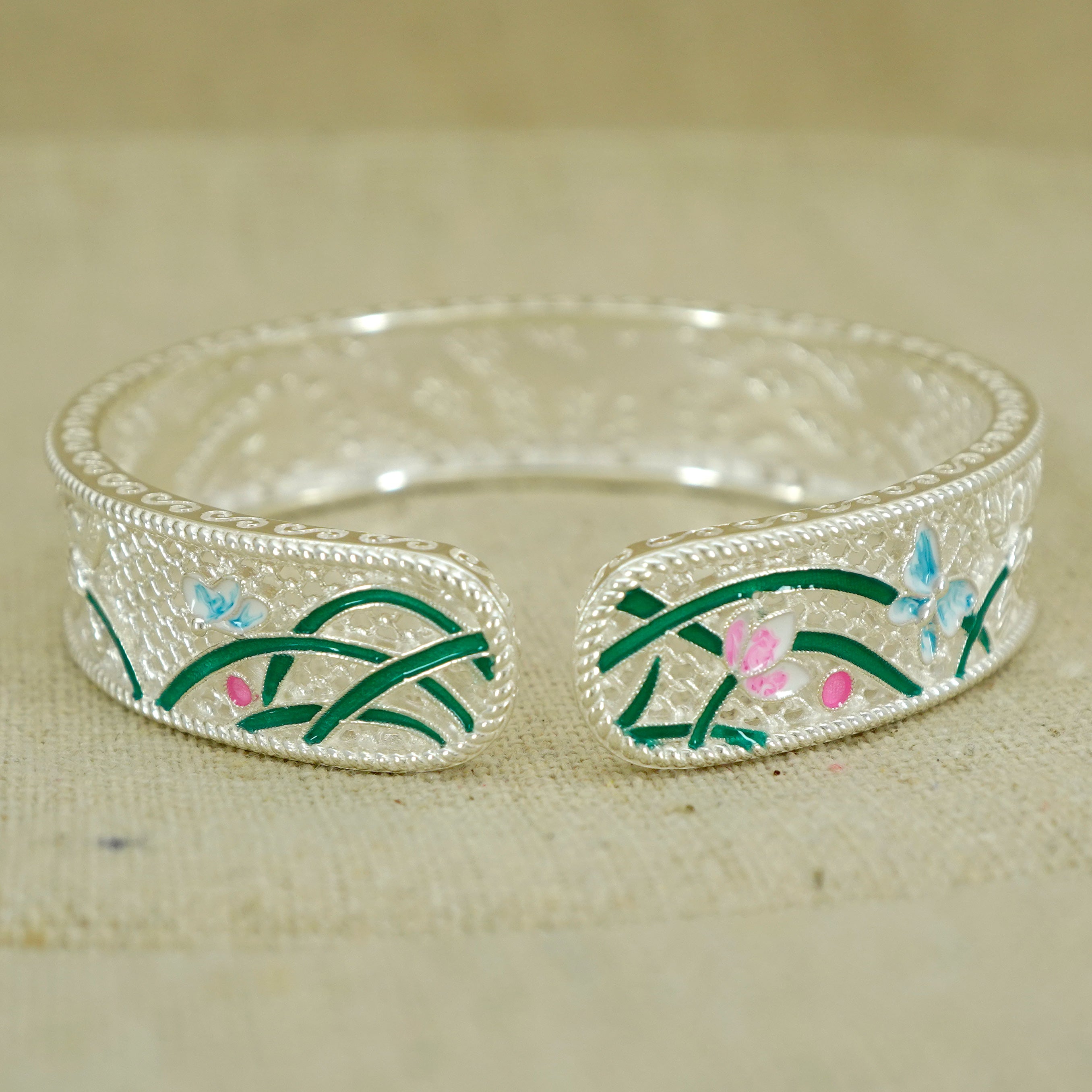 Sterling Silver Bangle Bracelet for Women - Elegant & Durable 925 Silver Jewelry - Perfect for Everyday Wear, Gifts & Special Occasions