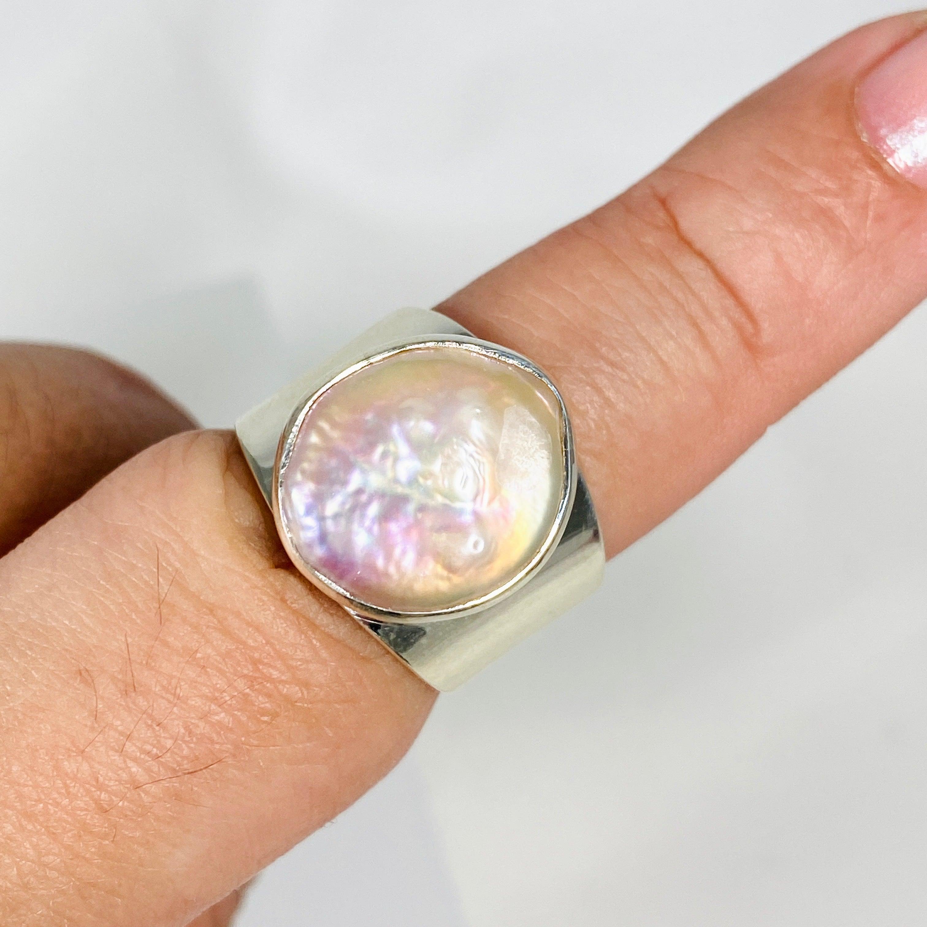 Pearl Round Ring with Thick Band - Size 9 - KRGJ2935 - Elegant Jewelry for Women, Perfect for Weddings, Parties & Special Occasions