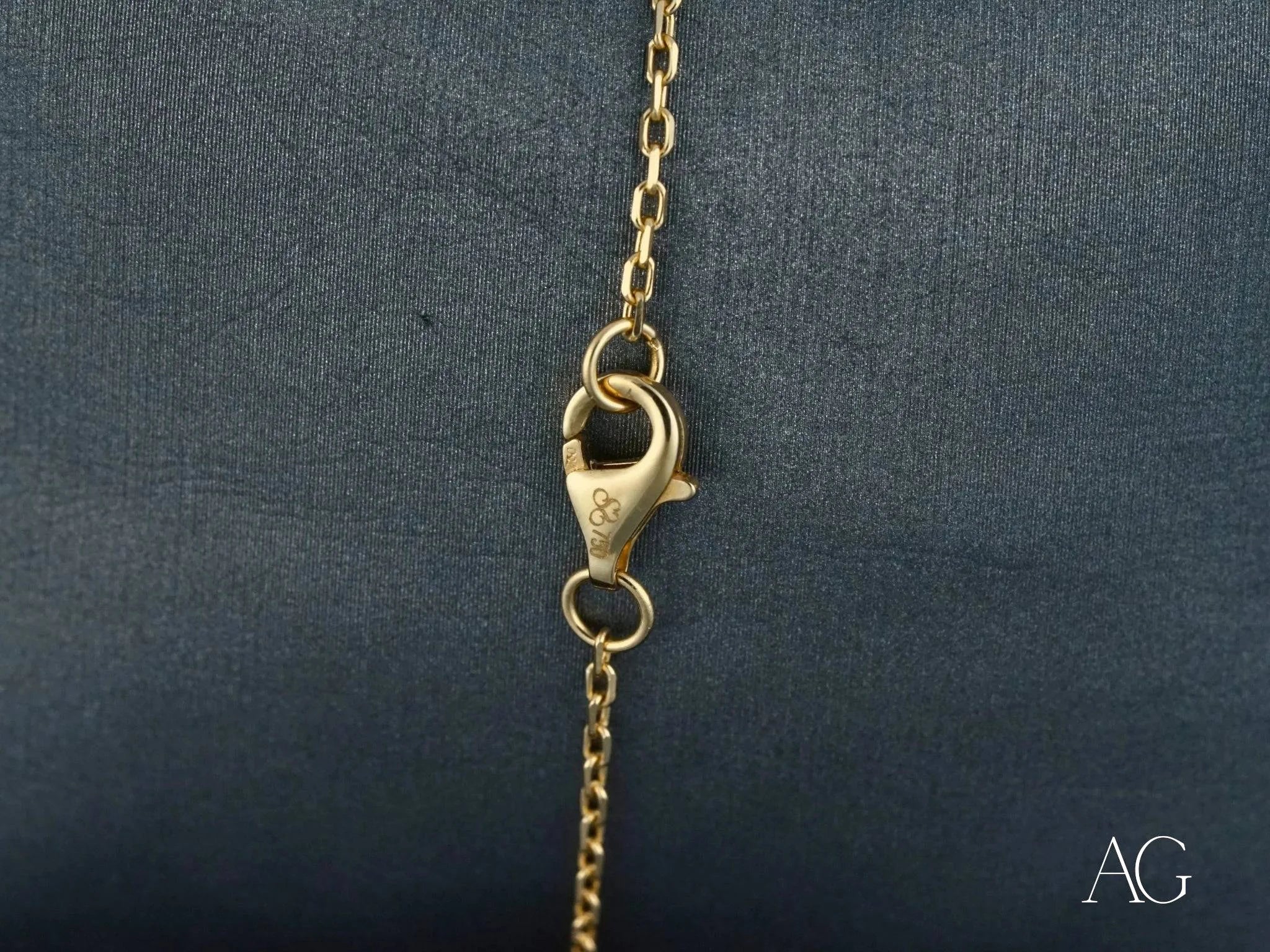 18K Gold Polished Sphere Bracelet - Elegant & Simple Jewelry for Women - Perfect for Weddings, Parties & Everyday Wear