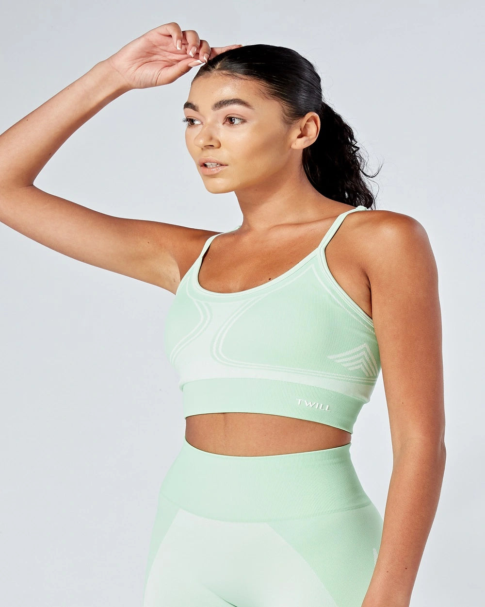 Eco-Friendly Recycled Twill Seamless Sports Bra - Color Block Design, Body Fit, Green | Perfect for Yoga, Running & Gym Workouts