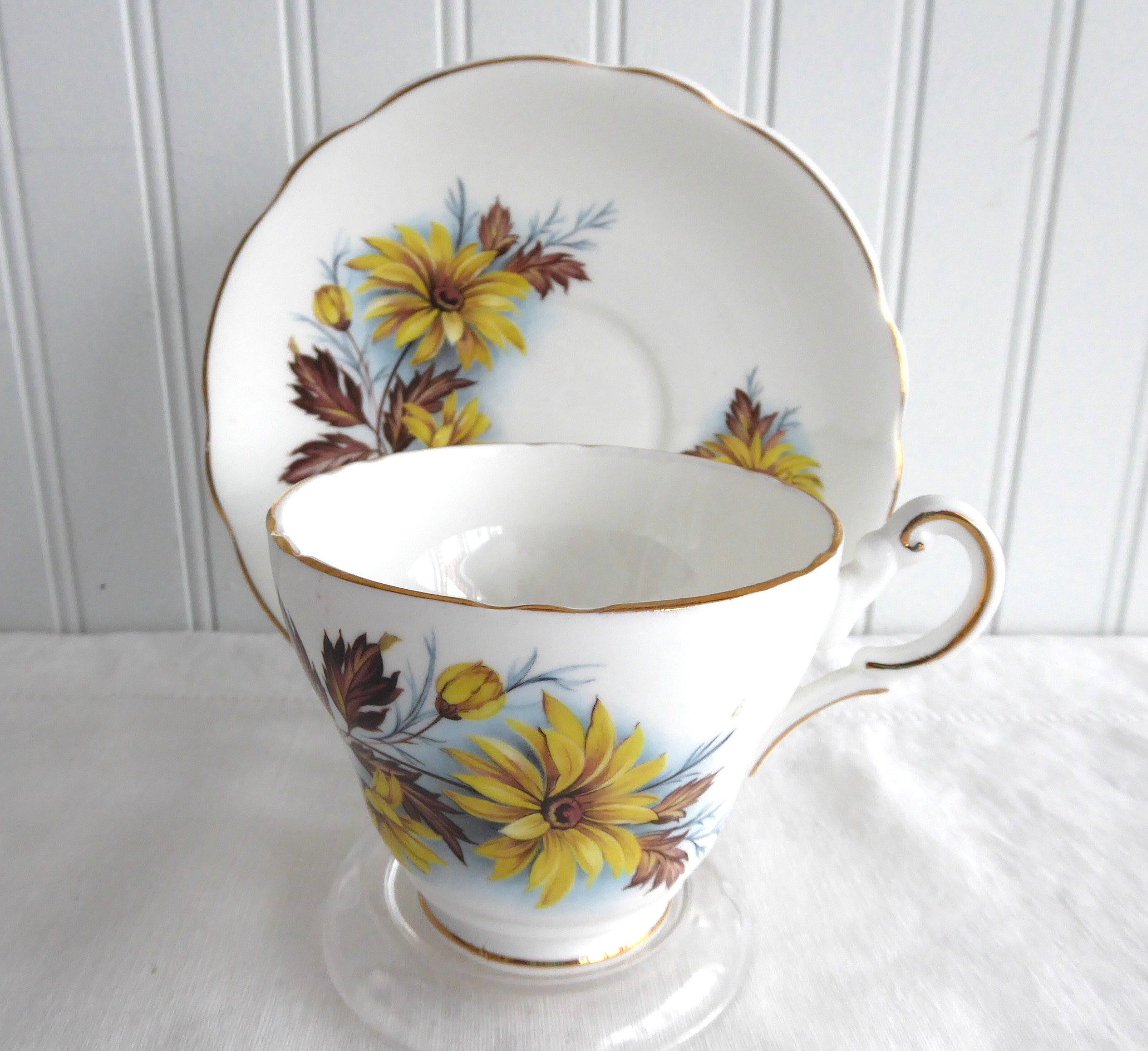 Vintage 1950s Regency Yellow Daisies English Bone China Tea Cup and Saucer Set - Floral Tea Party, Bridal Shower, Afternoon Tea Collection