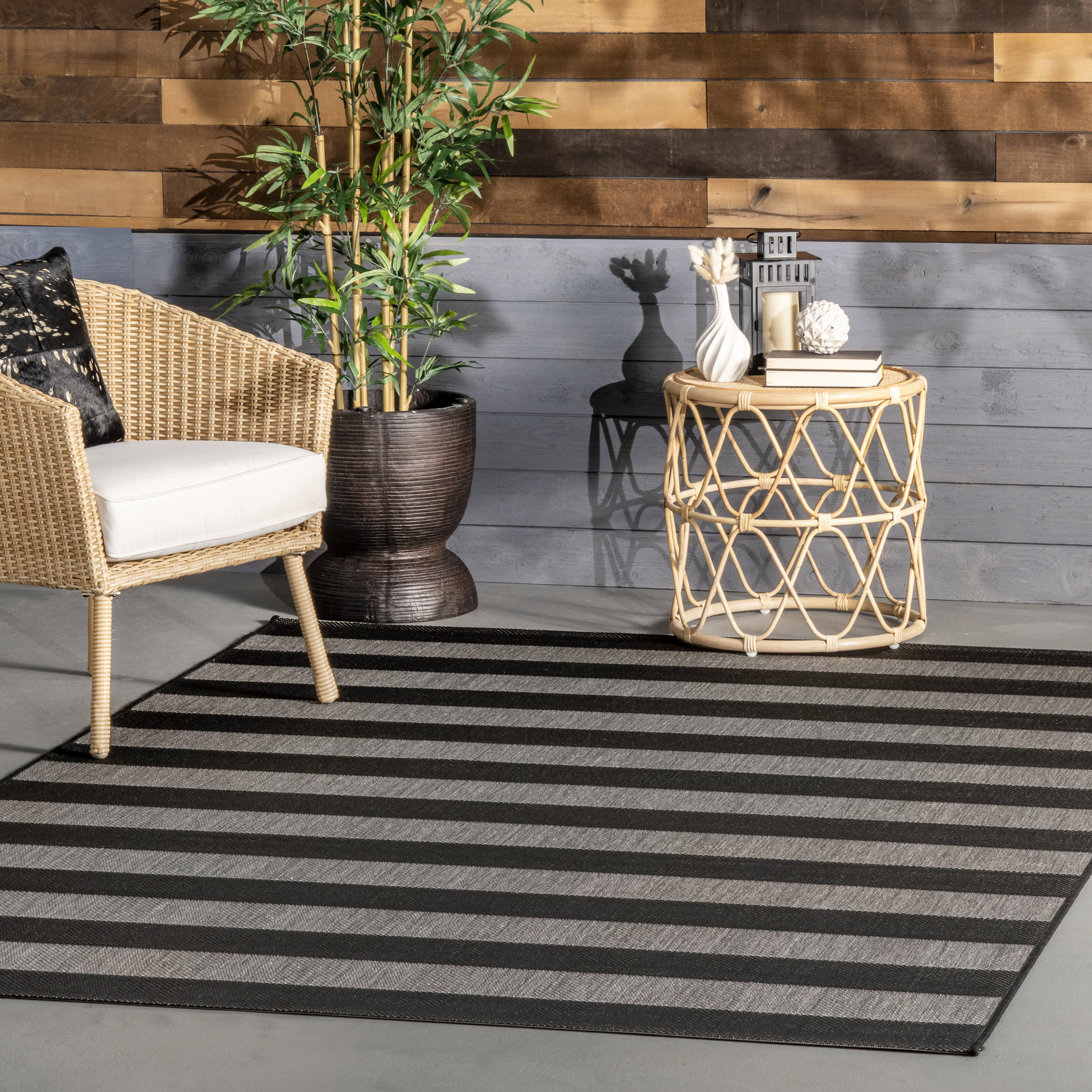 Chevron Stripes Indoor/Outdoor Area Rug - Black | Non-Slip Waterproof Floor Mat for Living Room, Patio & Entryway