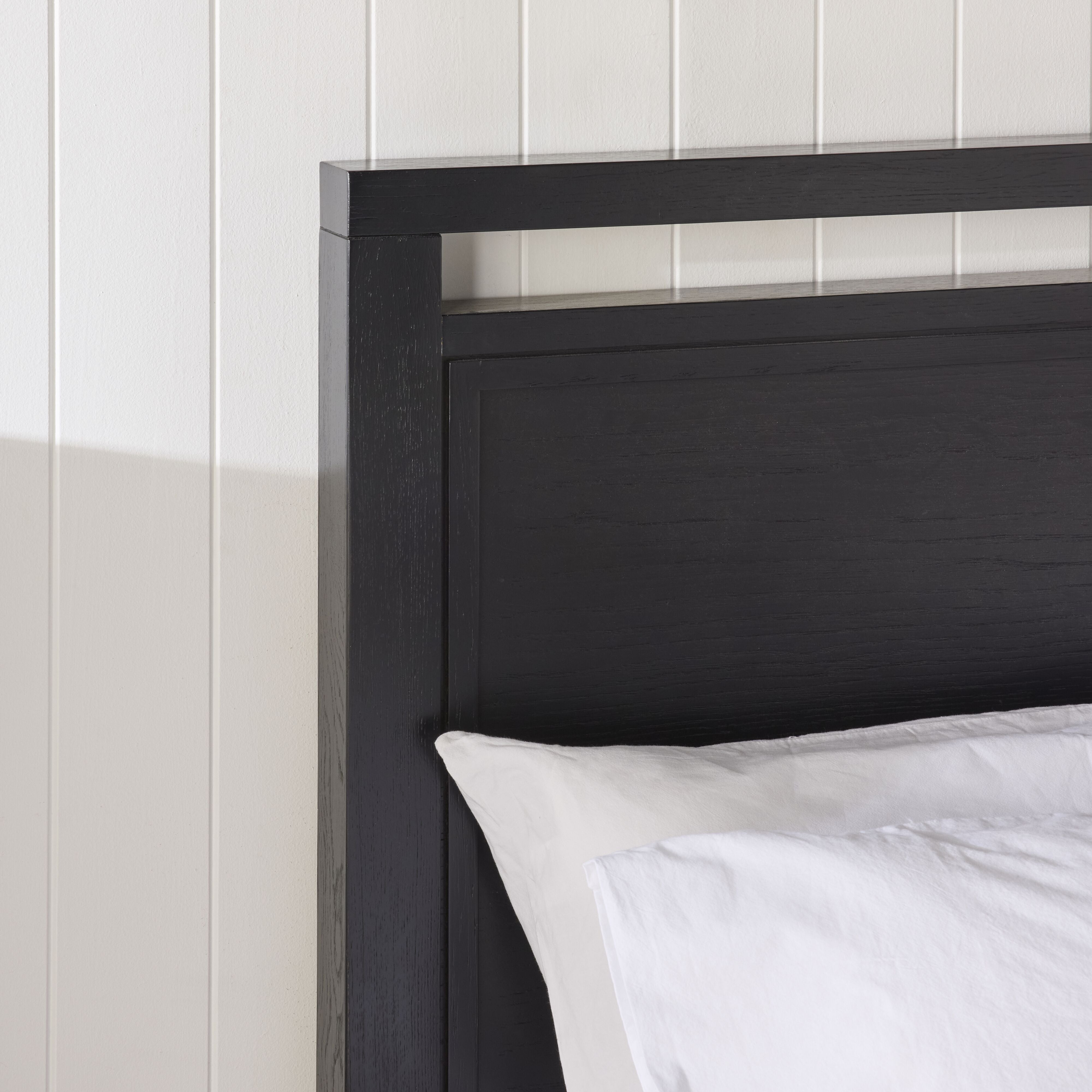 Avalon Queen Size Bed Frame - Black Metal Platform Bed with Headboard & Footboard, Easy Assembly, Sturdy Support - Perfect for Master Bedroom, Guest Room, or Apartment