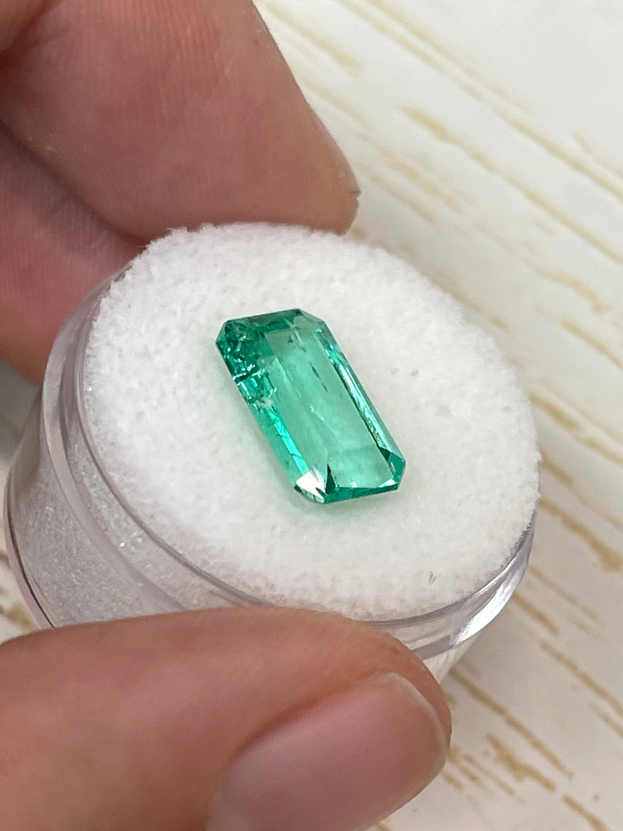 3.42 Carat 13x7.6mm Glowing Elongated Green Natural Loose Colombian Emerald - Emerald Cut Gemstone for Jewelry Making, Engagement Rings & Luxury Gifts