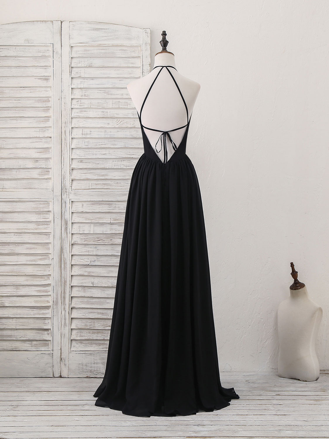 Elegant Black V-Neck Chiffon Lace Long Prom Evening Dress for Women - Perfect for Formal Dances, Galas & Special Occasions