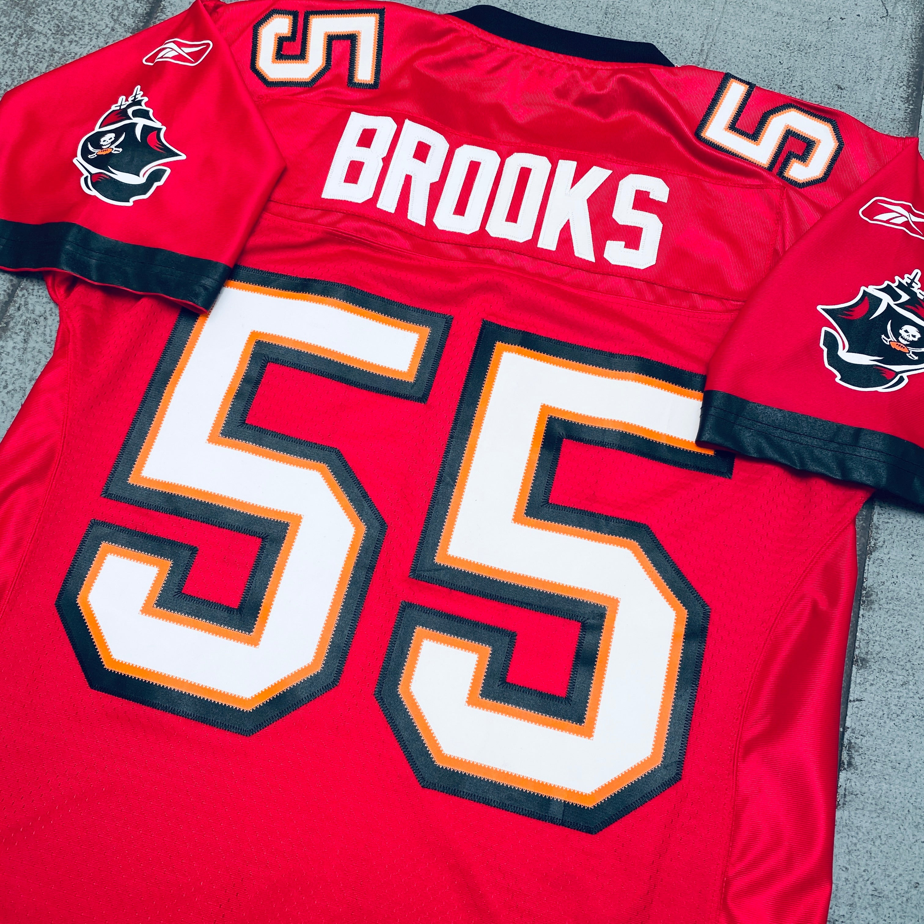 Derrick Brooks Tampa Bay Buccaneers 2007/08 Stitched NFL Jersey (Medium) - Authentic Football Fan Gear for Game Day & Sports Collectibles