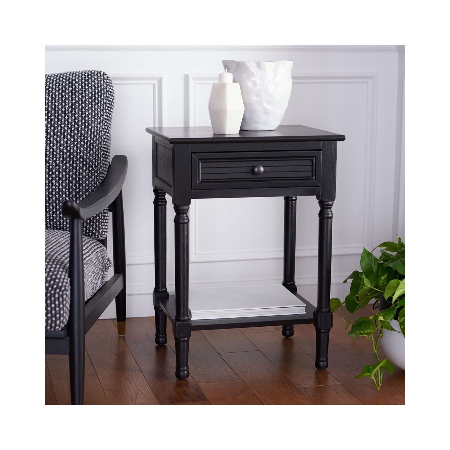 SAFAVIEH Tate Black 1-Drawer Nightstand with Lower Shelf - Modern Accent Table for Living Room, Bedroom, Entryway & Foyer - Perfect for Storage & Display (ACC5714B)