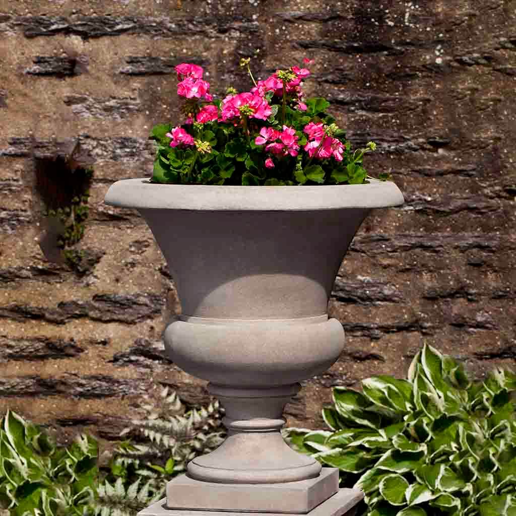 Campania International Wilton Urn - Elegant Garden Urn Planter for Outdoor Decor, Patio & Landscaping | Perfect for Flowers, Plants & Home Garden Decoration
