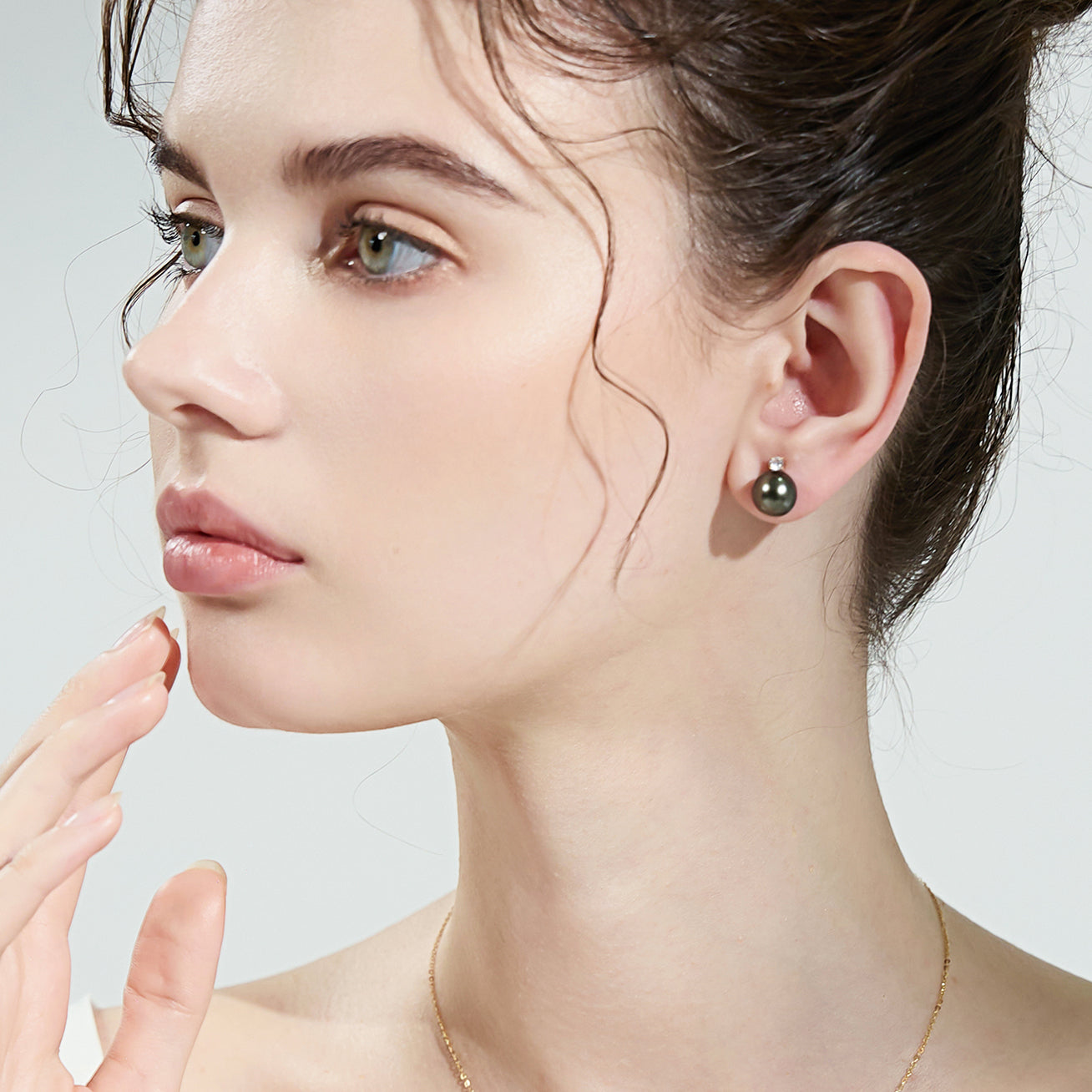 18K Gold Tahitian Pearl Earrings for Women - Luxury Black Pearl Stud Earrings - Perfect for Weddings, Parties & Special Occasions - KE00169