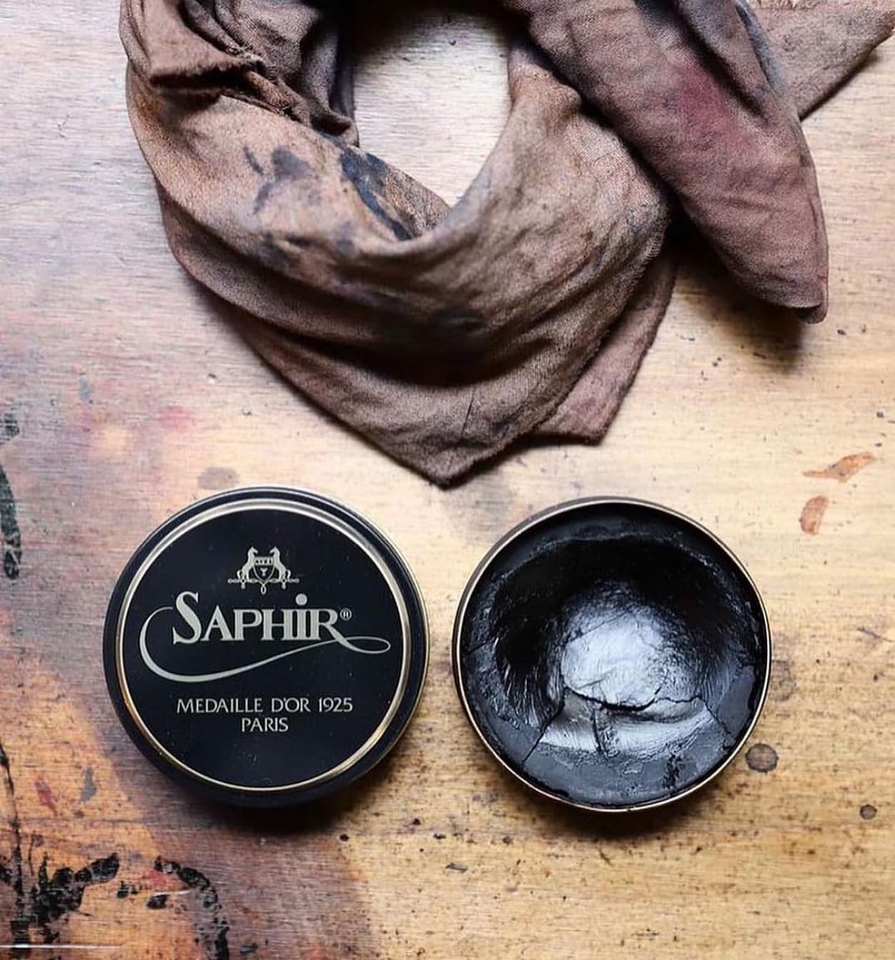 Premium SAPHIR Medaille d’Or Pate De Luxe Shoe Polish Wax - Natural Leather Conditioner & Shine for Dress Shoes, Boots & Bags - Perfect for Professional Shine & Long-Lasting Protection