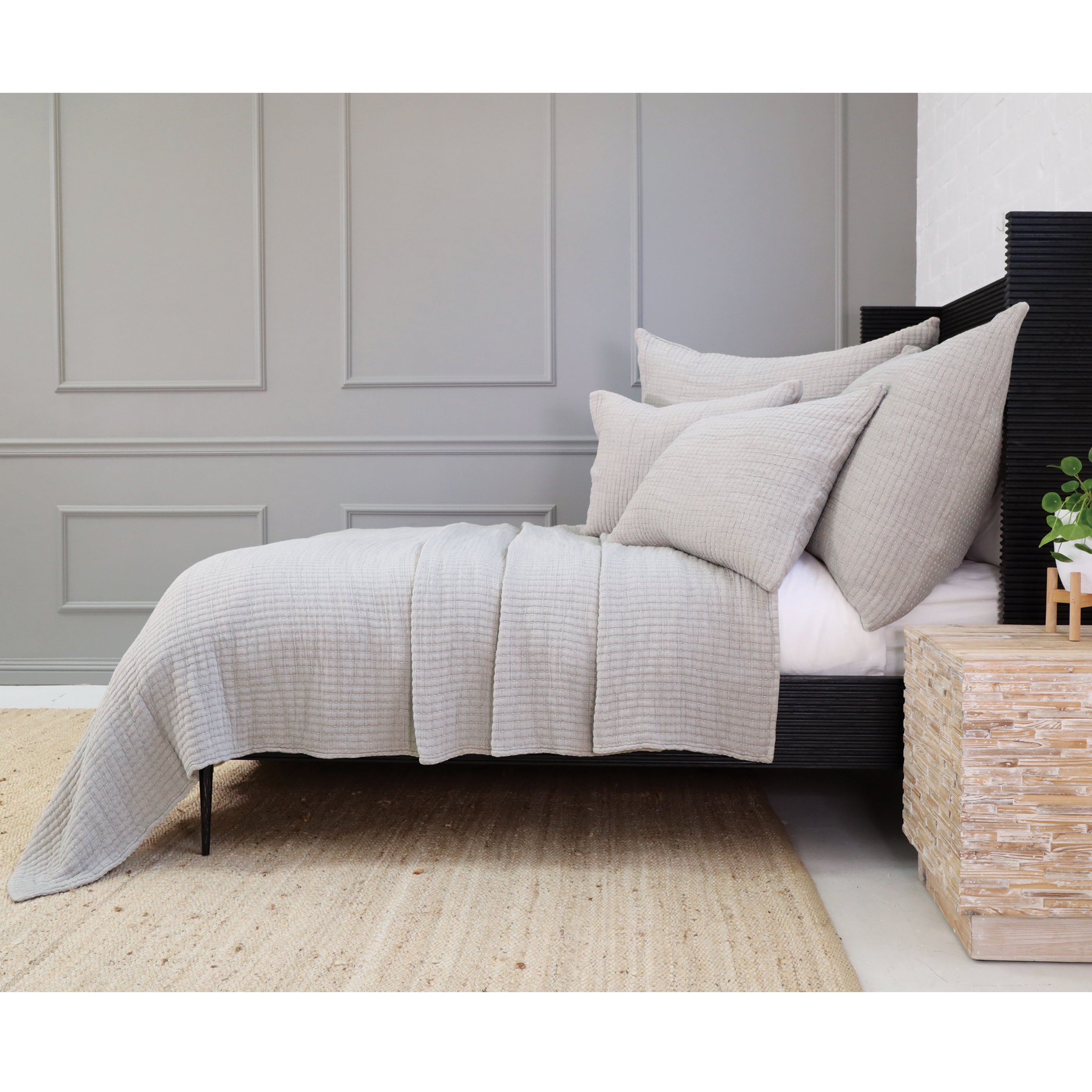 Premium Vancouver Coverlet - Soft & Breathable Bedspread for All Seasons | Perfect for Home, Hotel, and Airbnb Decor