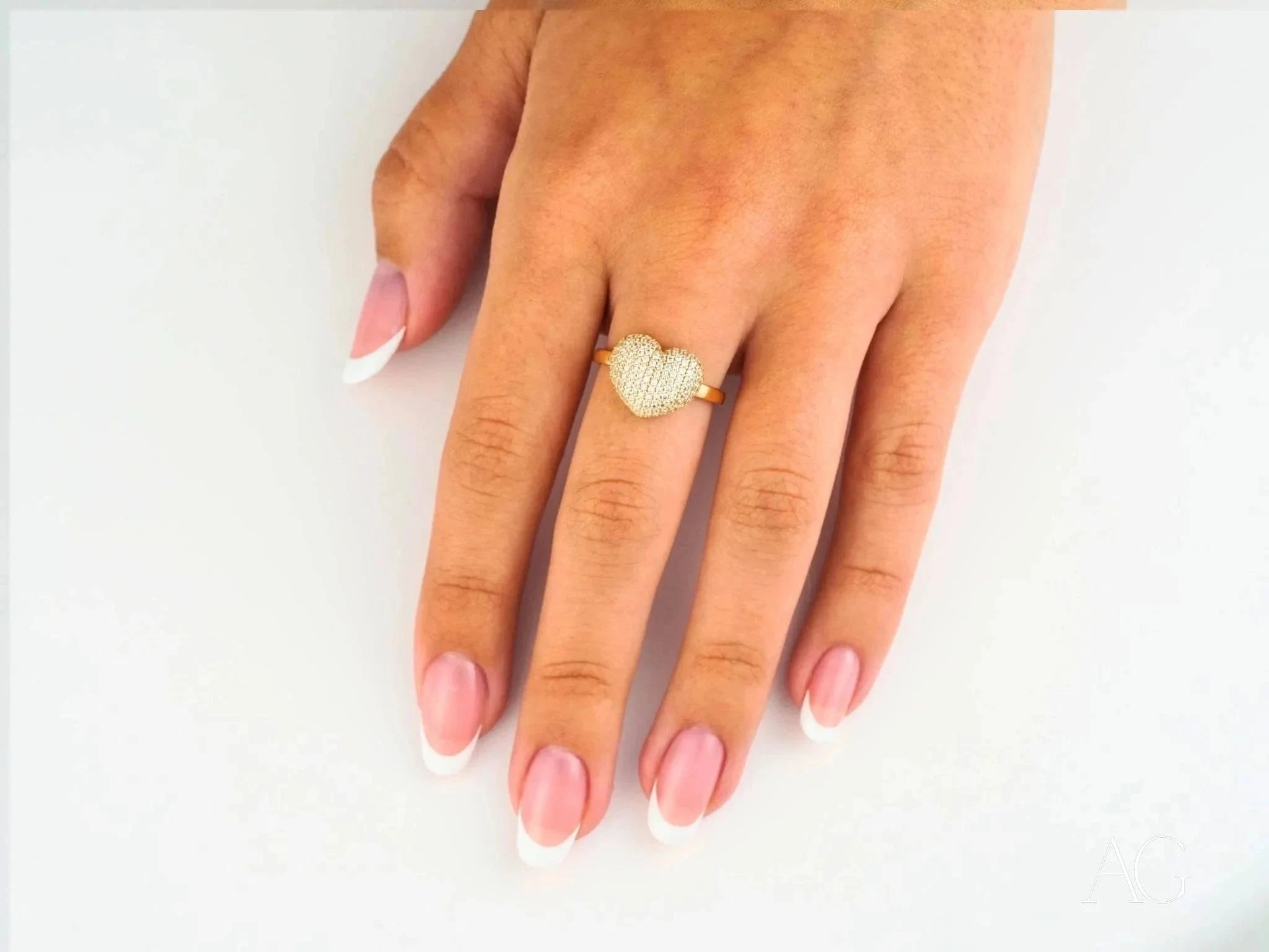 18K Yellow Gold Heart Shaped Ring for Women - Elegant & Romantic Jewelry Gift for Valentine's Day, Anniversary & Special Occasions