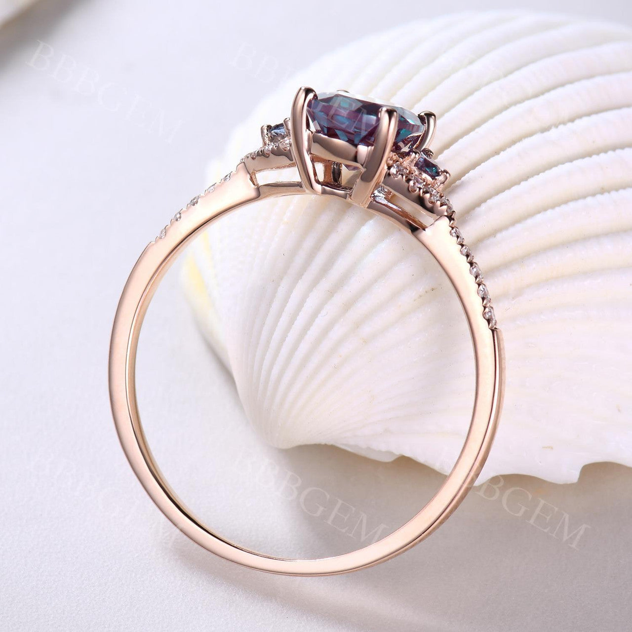 6x8mm Oval Cut Alexandrite Diamond Engagement Ring in Yellow Gold | Color Changing Gemstone for Proposals, Anniversaries & Special Occasions