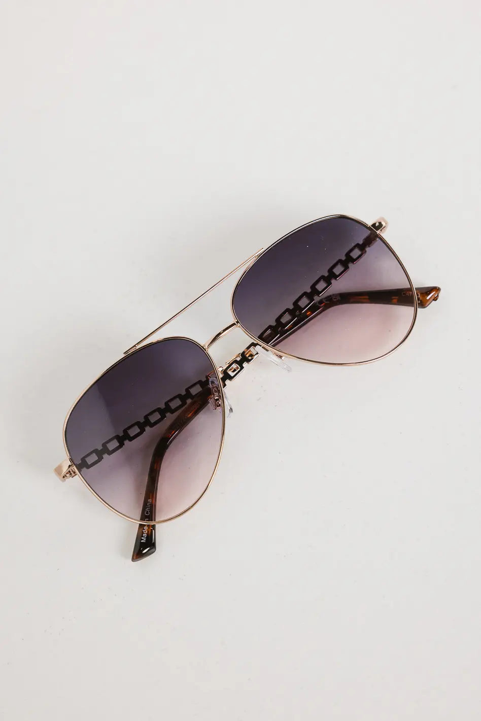 Ombré Gradient Aviator Sunglasses for Men & Women - UV Protection Polarized Pilot Glasses for Driving, Travel & Outdoor Activities