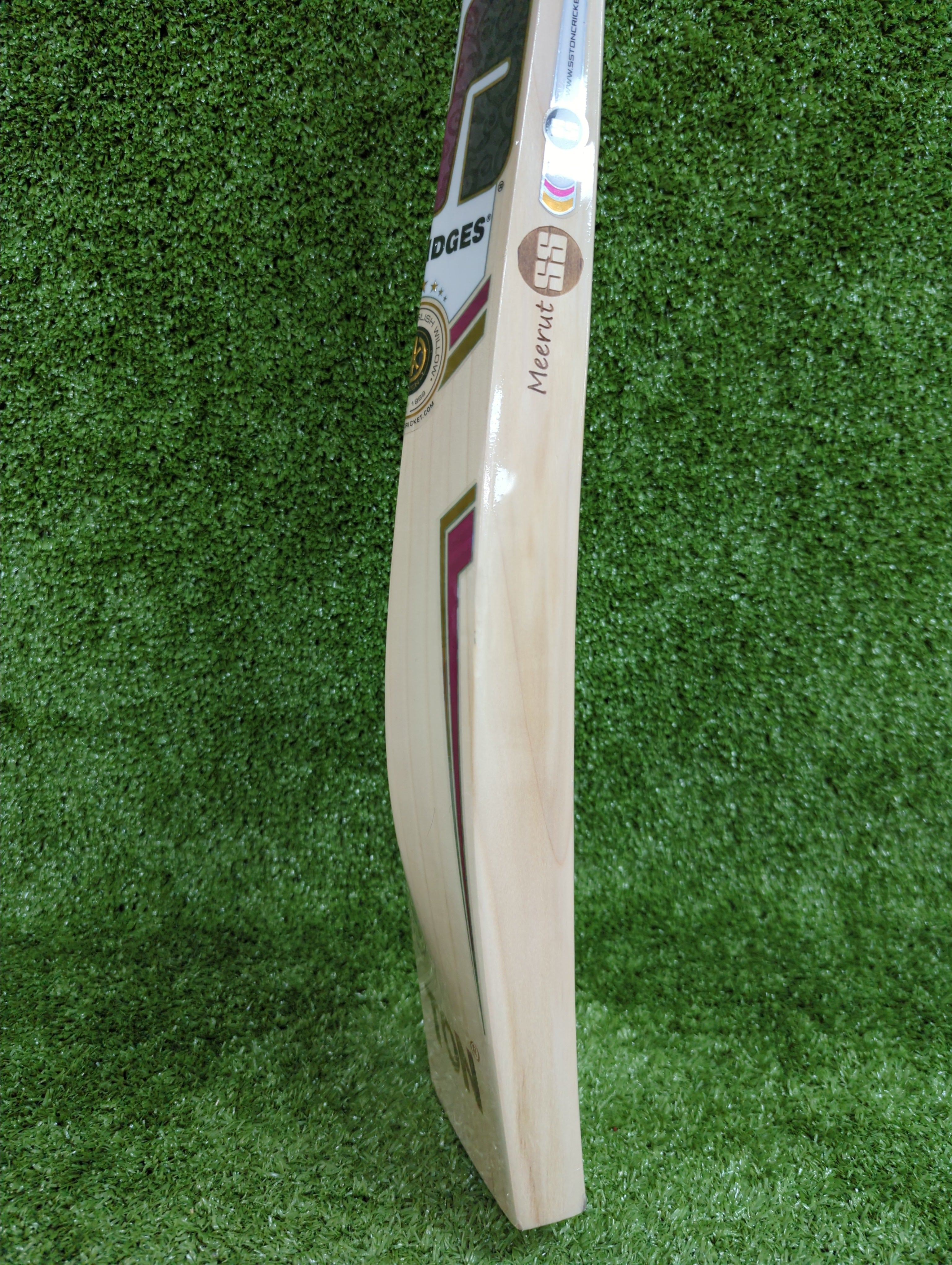 Premium SS Gladiator English Willow Cricket Bat - Handcrafted for Power & Performance | Perfect for Professional Matches & Training Sessions