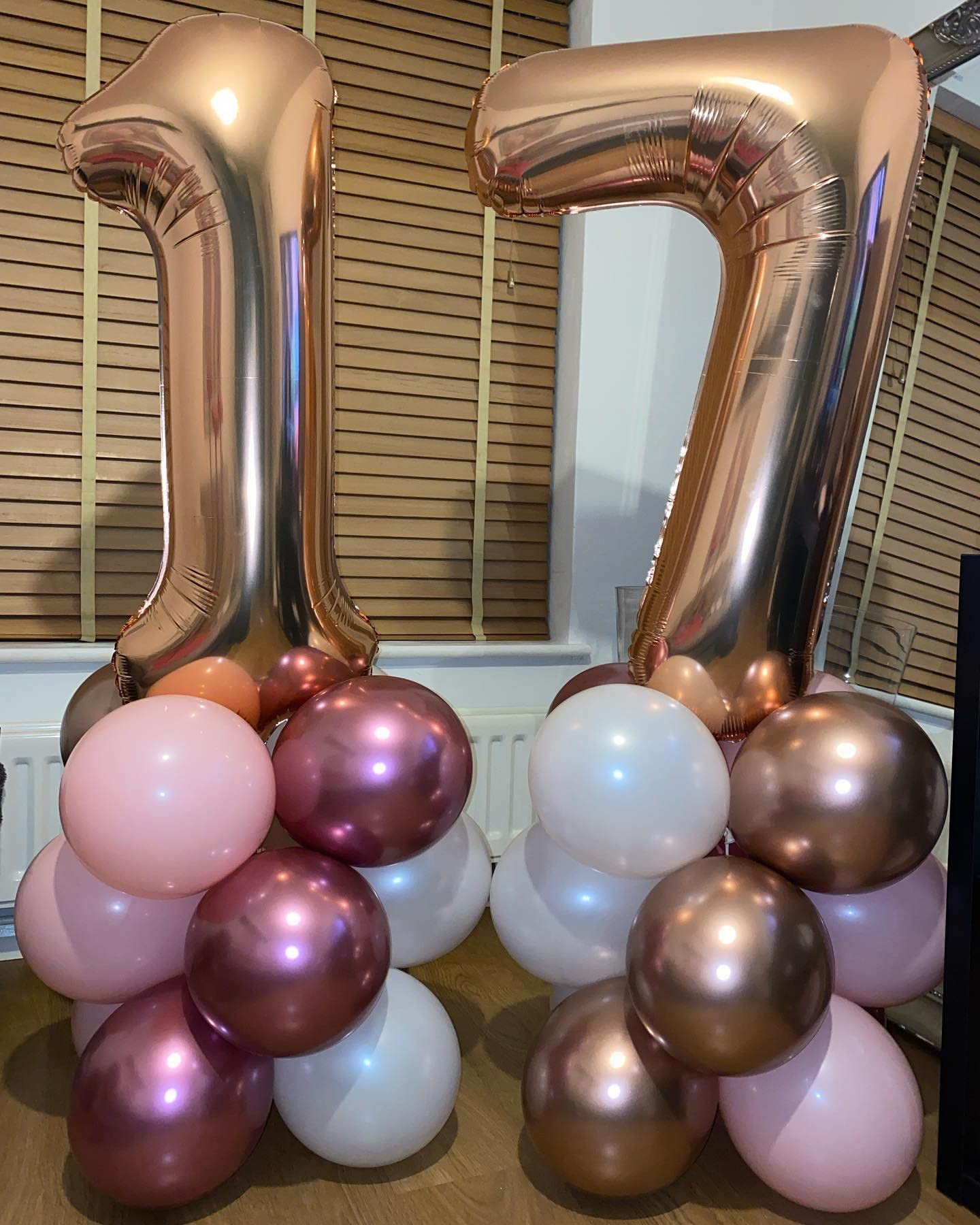 40 Inch Rose Gold 17 Number Balloons - Giant 17th Birthday Party Decorations, Anniversary Celebration Supplies (Set of 1) - Perfect for Sweet 16, Quinceañera, Graduation & Gender Reveal Parties