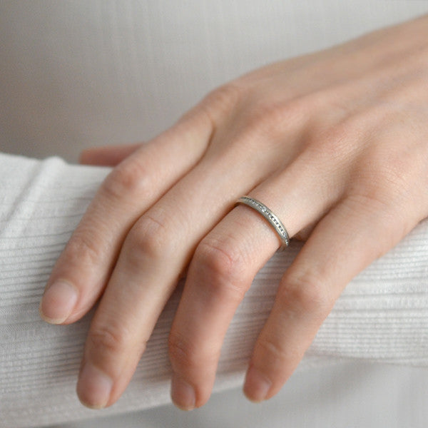 18kt Gold Diamond Eternity Band for Women - Vintage Inlaid Wedding Ring - Perfect for Anniversaries, Engagements & Special Occasions