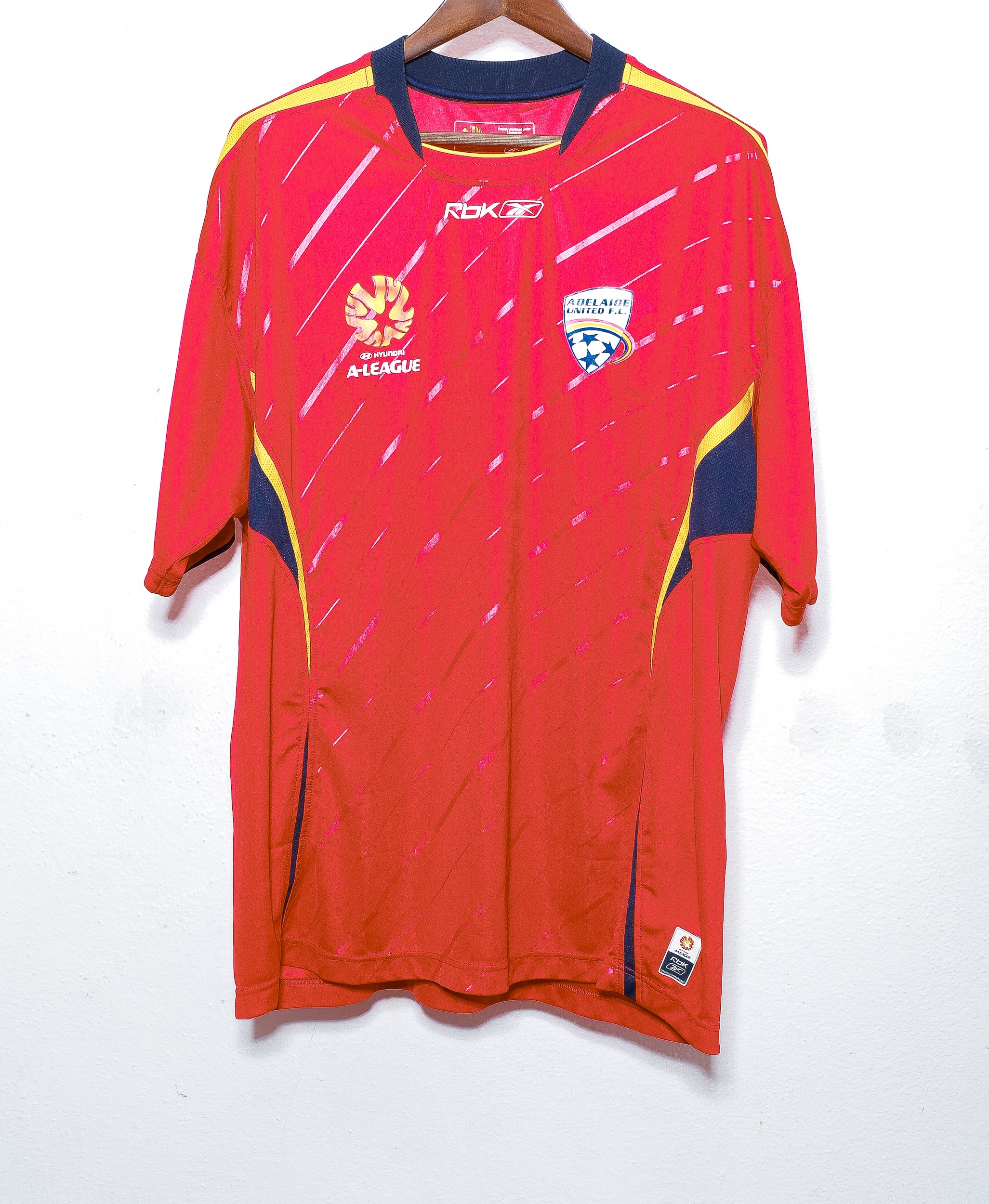 2005 Adelaide United Home Jersey XXL - Authentic Soccer Shirt for Fans & Collectors - Perfect for Matchdays & Sports Events