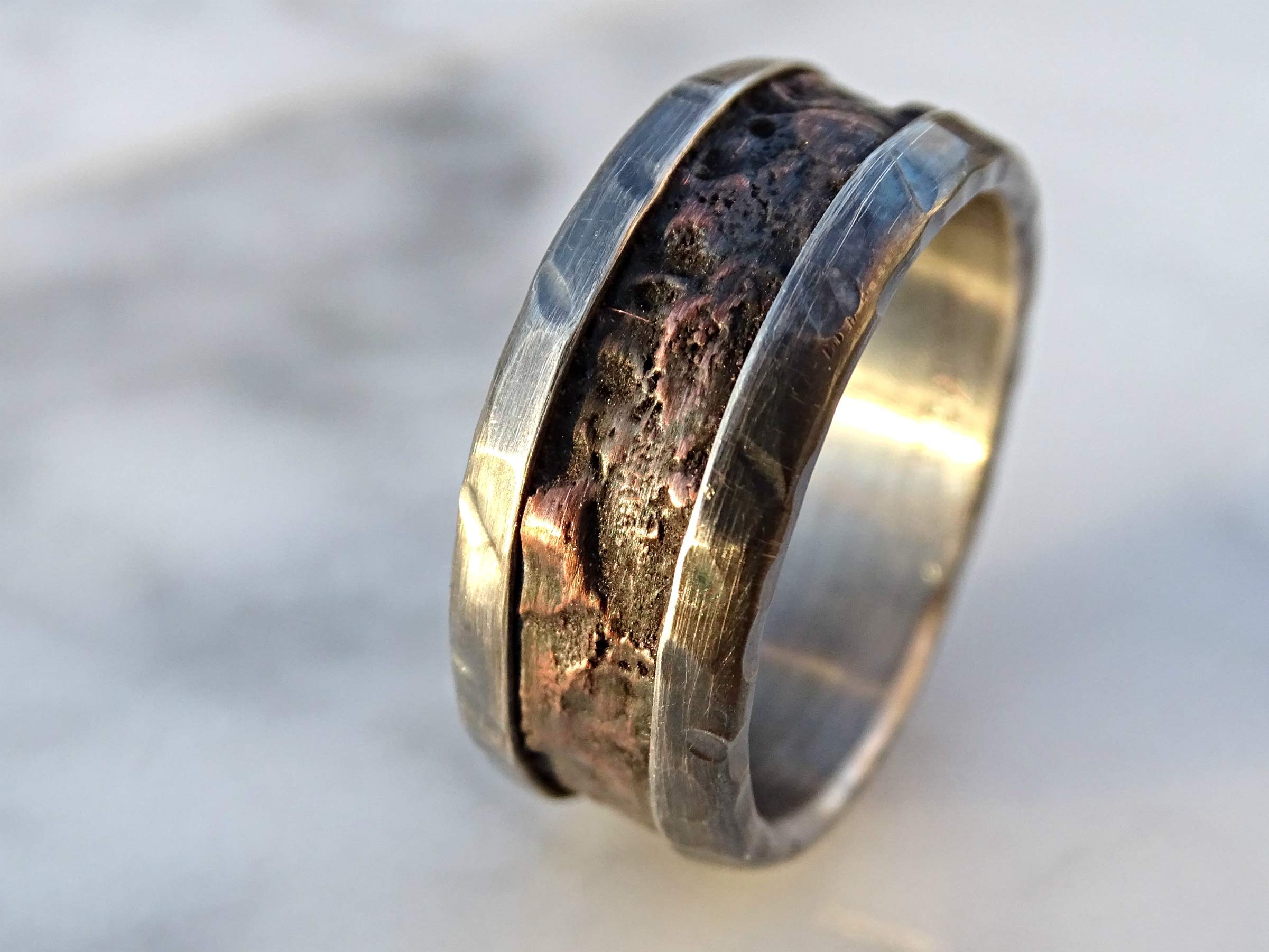 Cool Men's Copper Silver Viking Wedding Band - Rugged Wood Grain Engagement Ring for Him - Perfect for Outdoor Adventures and Special Occasions