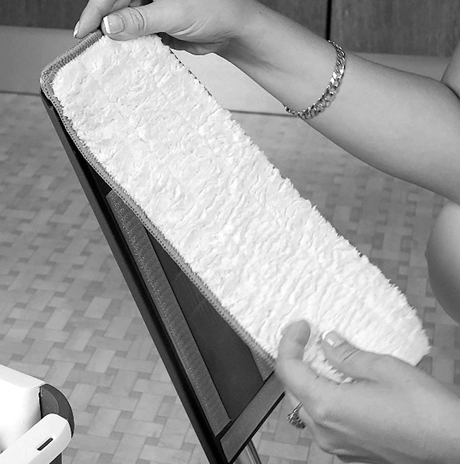 Starlyf Auto Clean Mop - Self-Cleaning Mop with Washable Pads, Lightweight & Easy to Use for Hardwood Floors, Tile & Laminate - Perfect for Home Cleaning, Kitchen & Bathroom