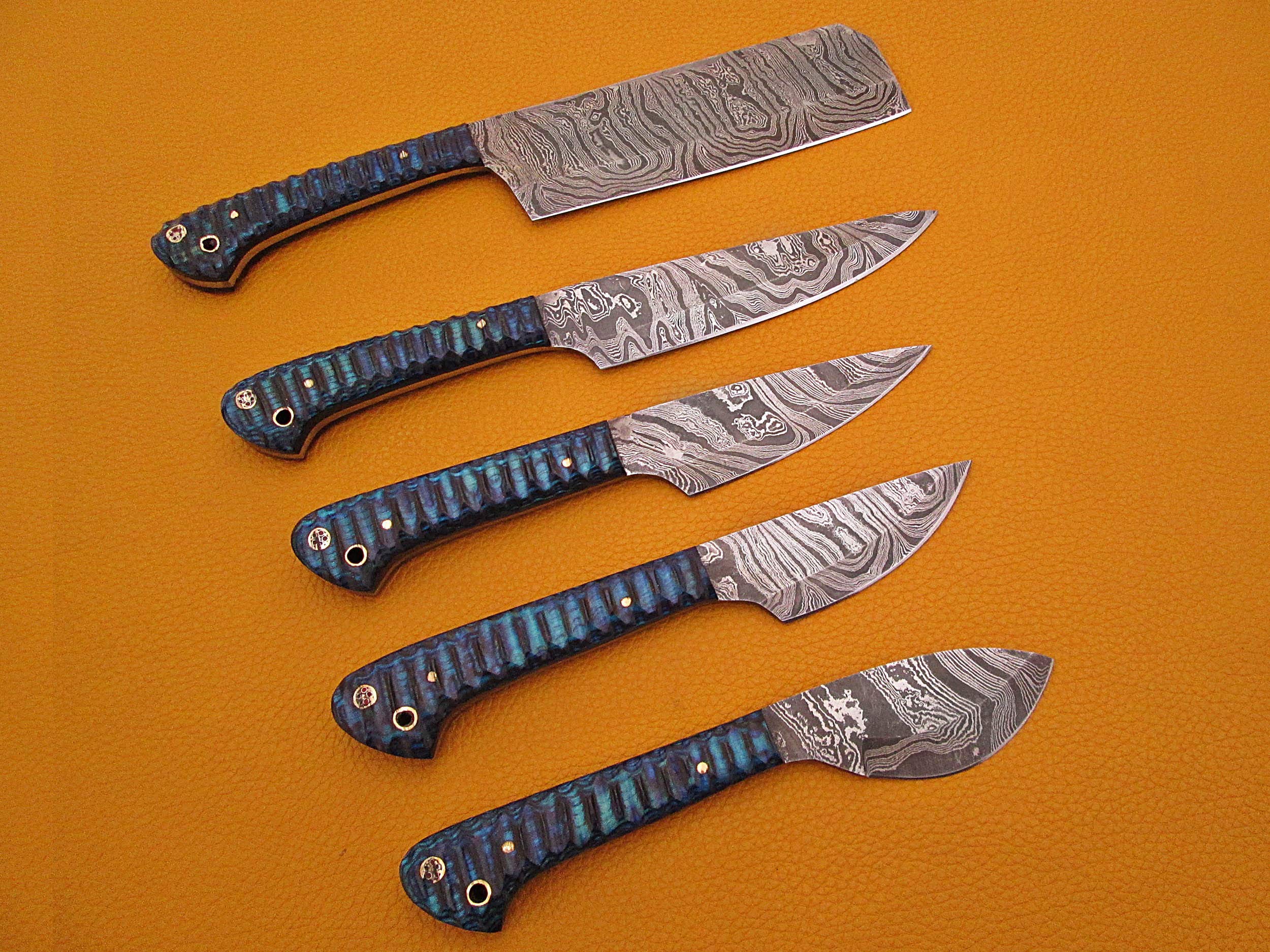 Hand-Forged Damascus Steel Full Tang Kitchen Knife Set - 5-Piece Chef Knives (10.6/9.6/9.0/8.0/7.6 Inch) with Blue Jigged Leather Sheath - Professional Cooking, Meat Cutting & Outdoor Camping Use