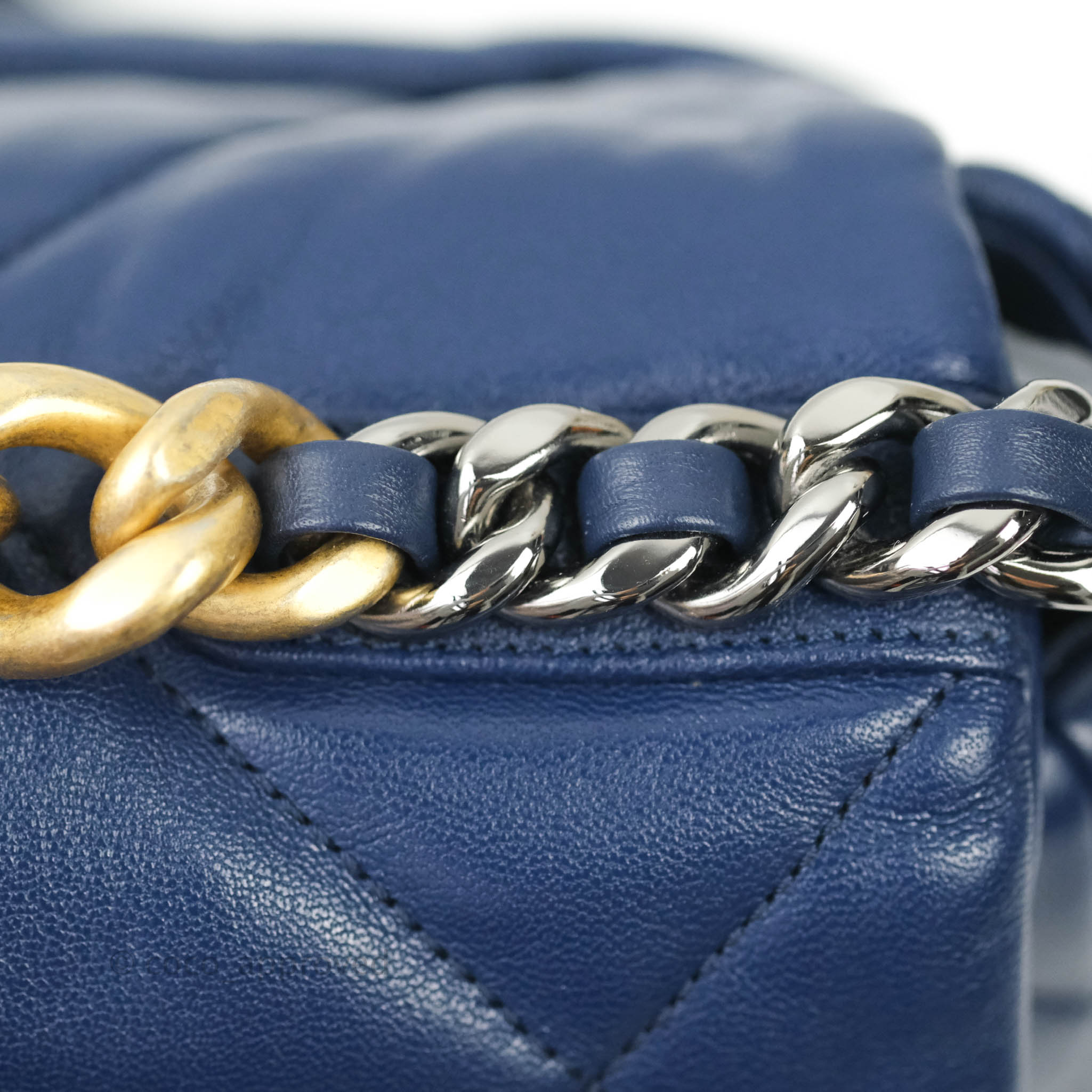 Chanel 19 Medium Flap Bag in Blue Goatskin Leather with Mixed Hardware - Perfect for Everyday Luxury & Special Occasions