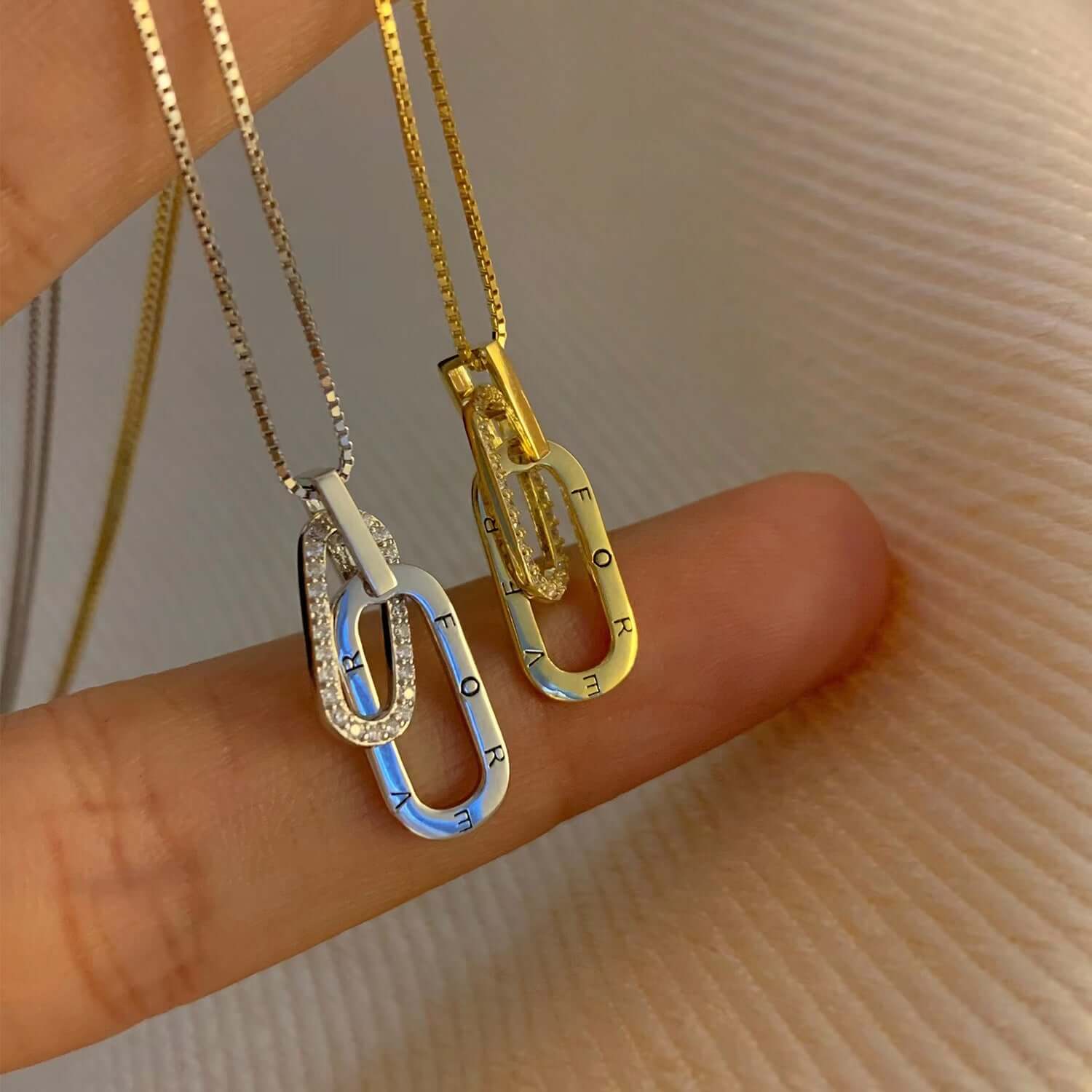 Rose Gold Friendship Necklace with Interlocking Buckle - Perfect for Best Friend Gifts, Anniversaries & Valentine's Day Jewelry | YS002
