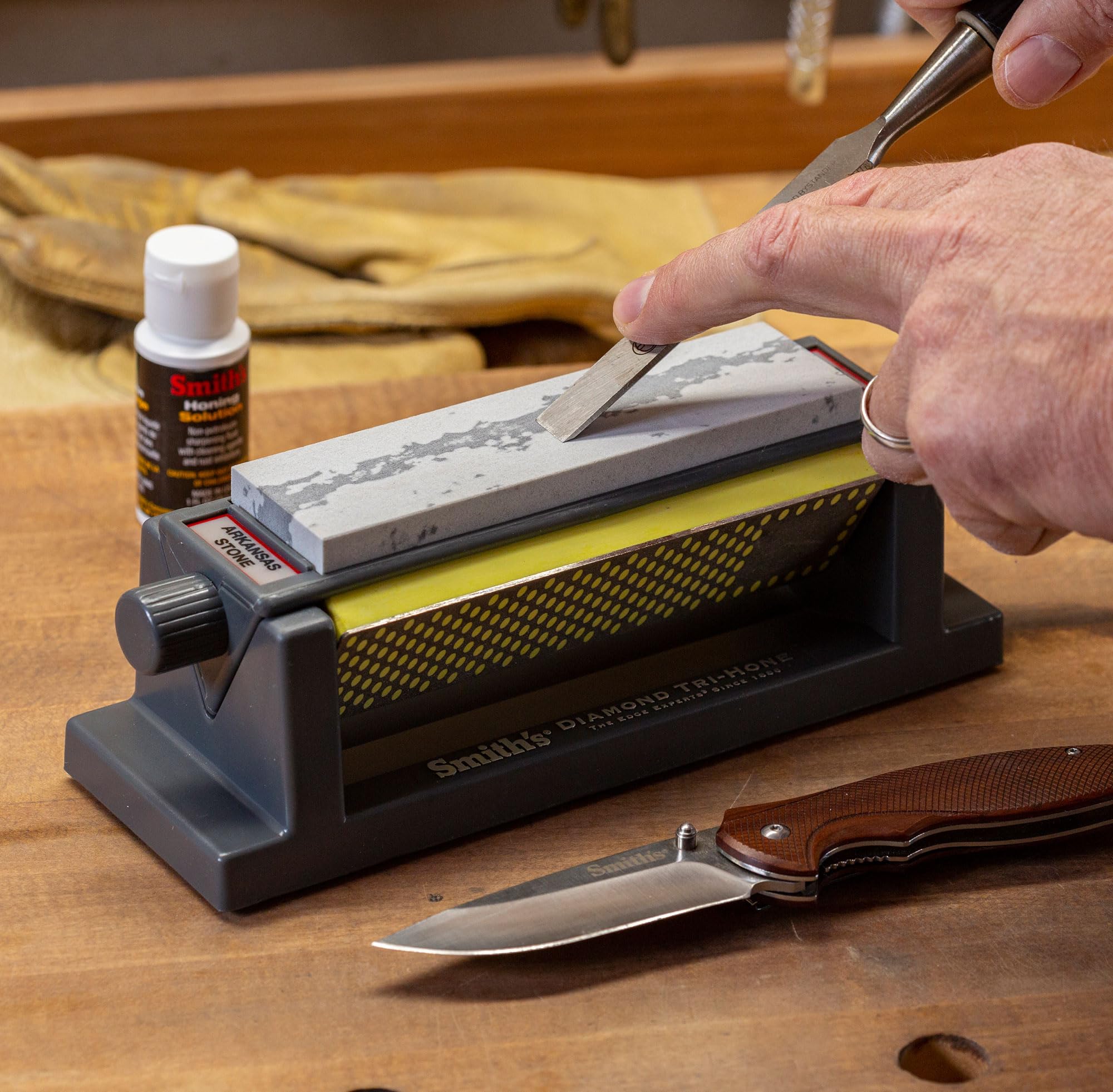 Smith's 50448 6-Inch Diamond Tri-Hone Sharpening Stone System – Grey – Fine, Medium & Coarse Grit Stones – 3-Way Knife Sharpener with Non-Slip Rubber Base – Perfect for Kitchen Knives, Hunting Tools, Fishing Gear & Pocket Knives – Ideal for Home, Camping & Outdoor Use