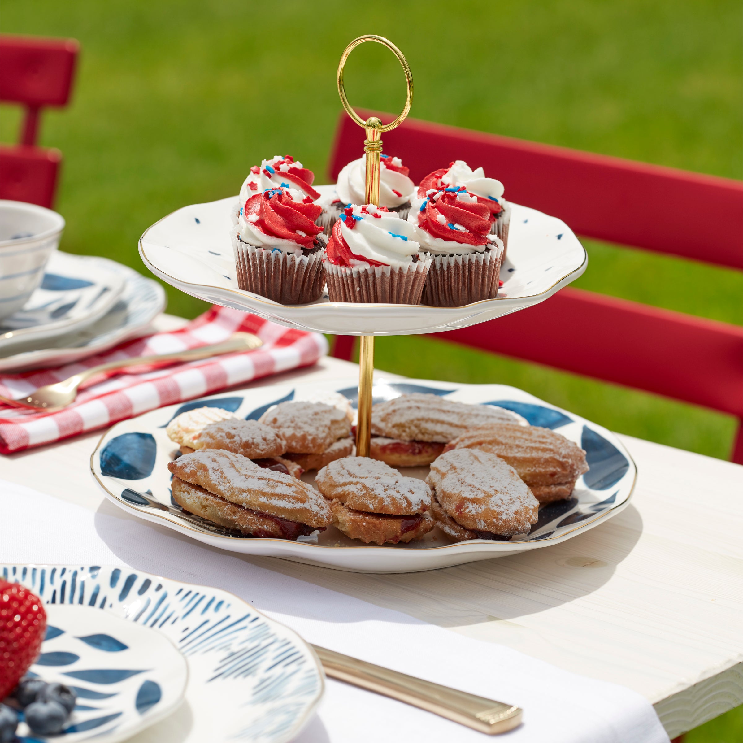 Blue Bay 2-Tier Serving Tray - Elegant Stainless Steel Appetizer Platter for Party, Buffet, and Afternoon Tea - Perfect for Entertaining Guests, Wedding Receptions, and Holiday Gatherings