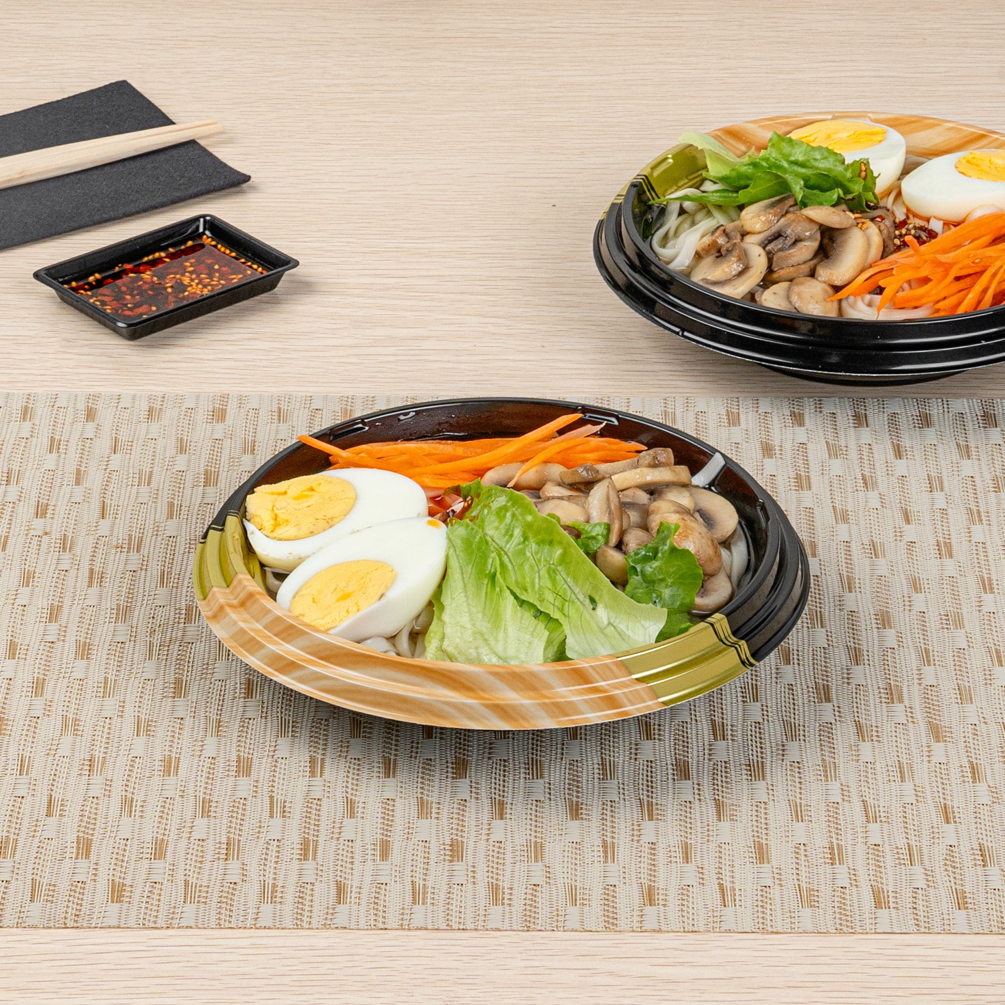 Bento Tek 14 oz Round Black & Gold Plastic Asian Style Bowls - 7x7x1.5 Inches - Pack of 400 - Perfect for Sushi, Ramen, Bento Boxes & Asian Cuisine