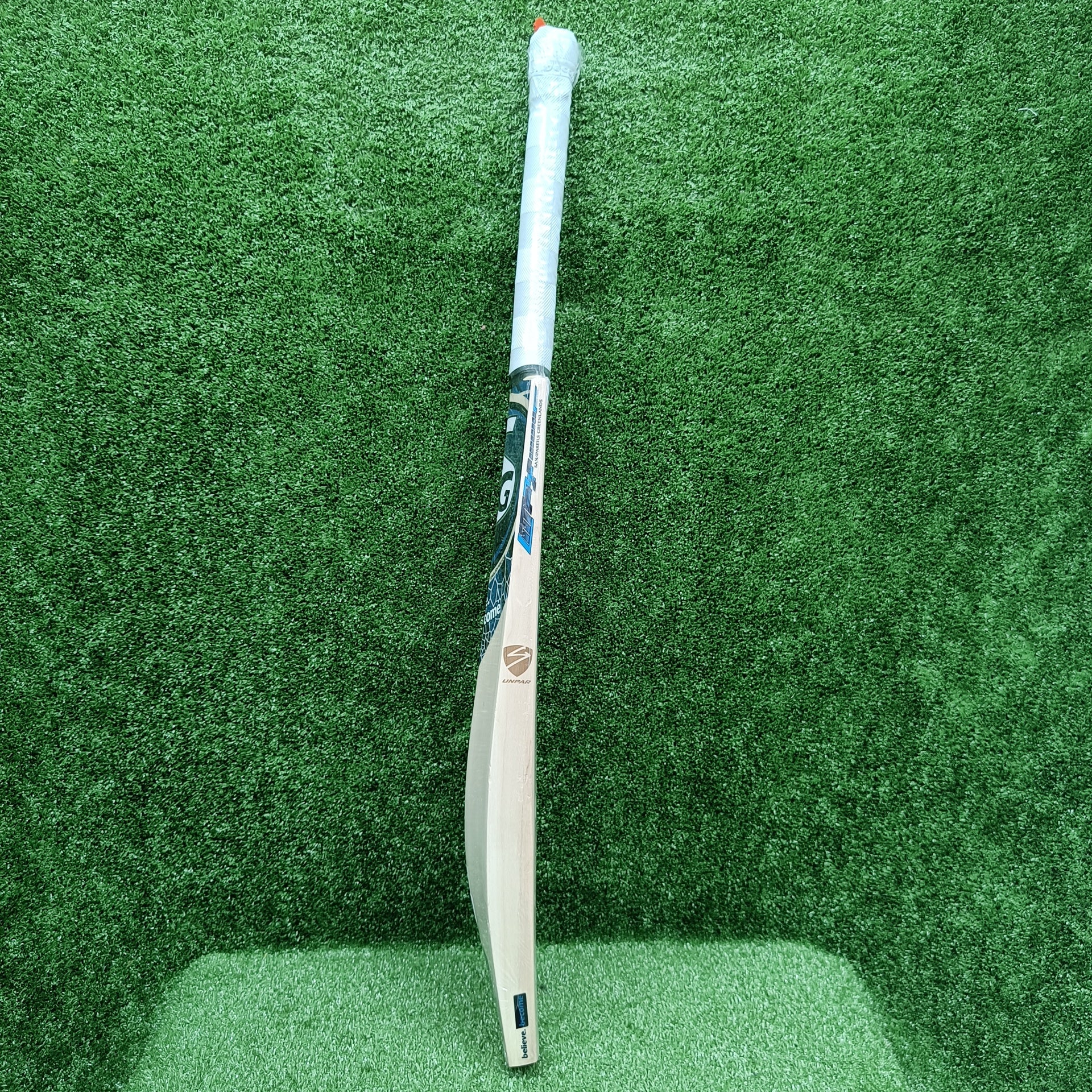 Premium SG King Cobra English Willow Cricket Bat - Handcrafted for Power & Performance - Perfect for Professional Matches & Training Sessions