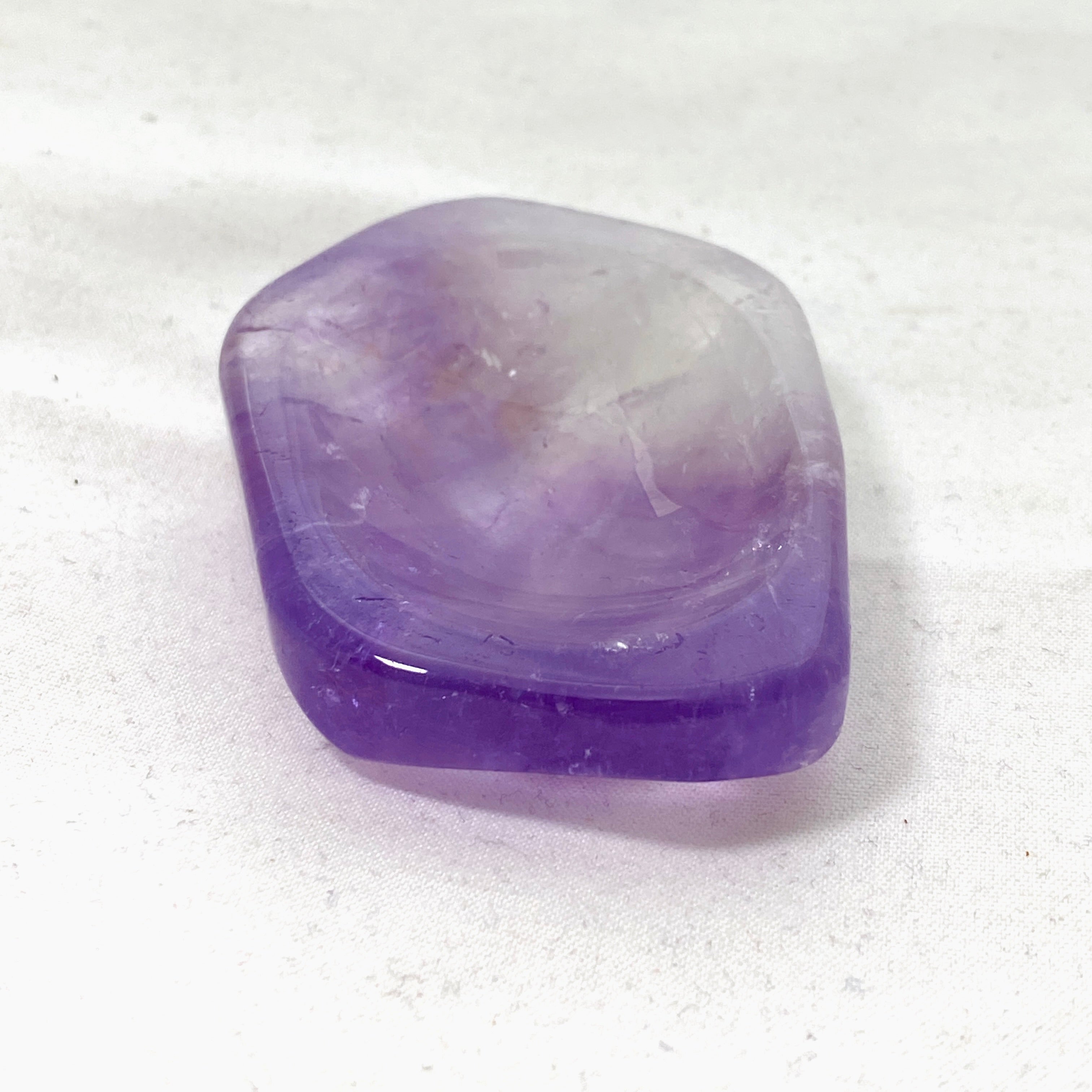 Amethyst Crystal Trinket Bowl - Handmade Gemstone Jewelry Dish for Rings, Earrings & Small Accessories - Perfect for Home Decor, Meditation & Gift Giving