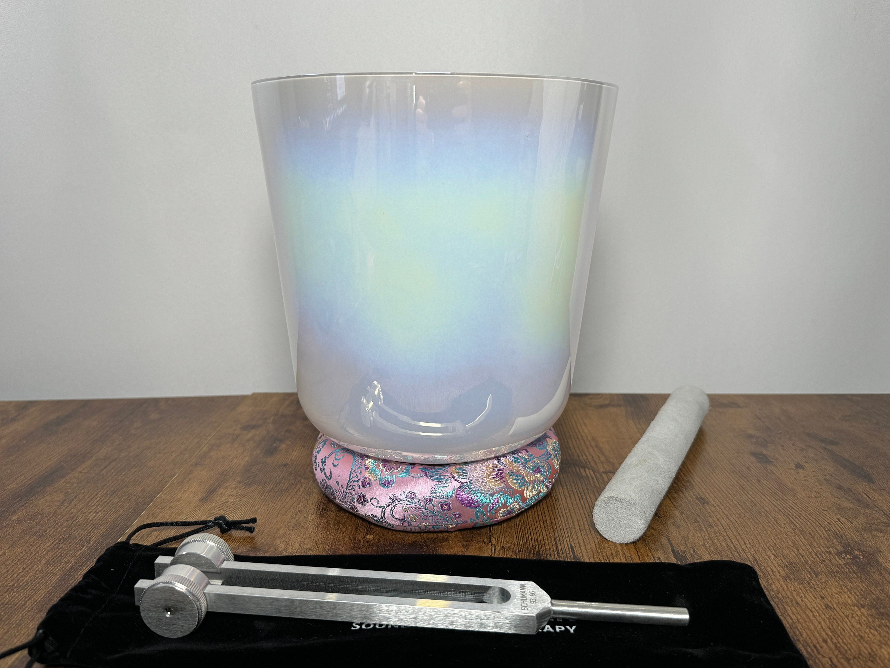 Premium Clear 8 Crystal Singing Bowl Set with 432Hz Tuning Fork - Heart Chakra F Note, Includes Suede Striker, O-Ring & Silver Case for Meditation, Sound Healing & Yoga Practice