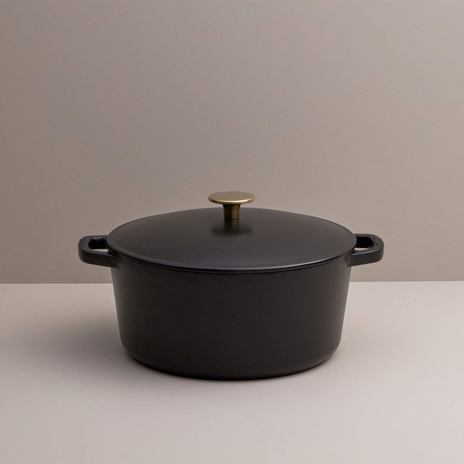 Premium 5.5-Quart Enameled Cast Iron Dutch Oven with Lid - Kana Milo Black & Gold Casserole Pot | Oven & Dishwasher Safe | Even Heat Distribution for Soups, Stews & Bread Baking | Perfect for Family Dinners & Entertaining