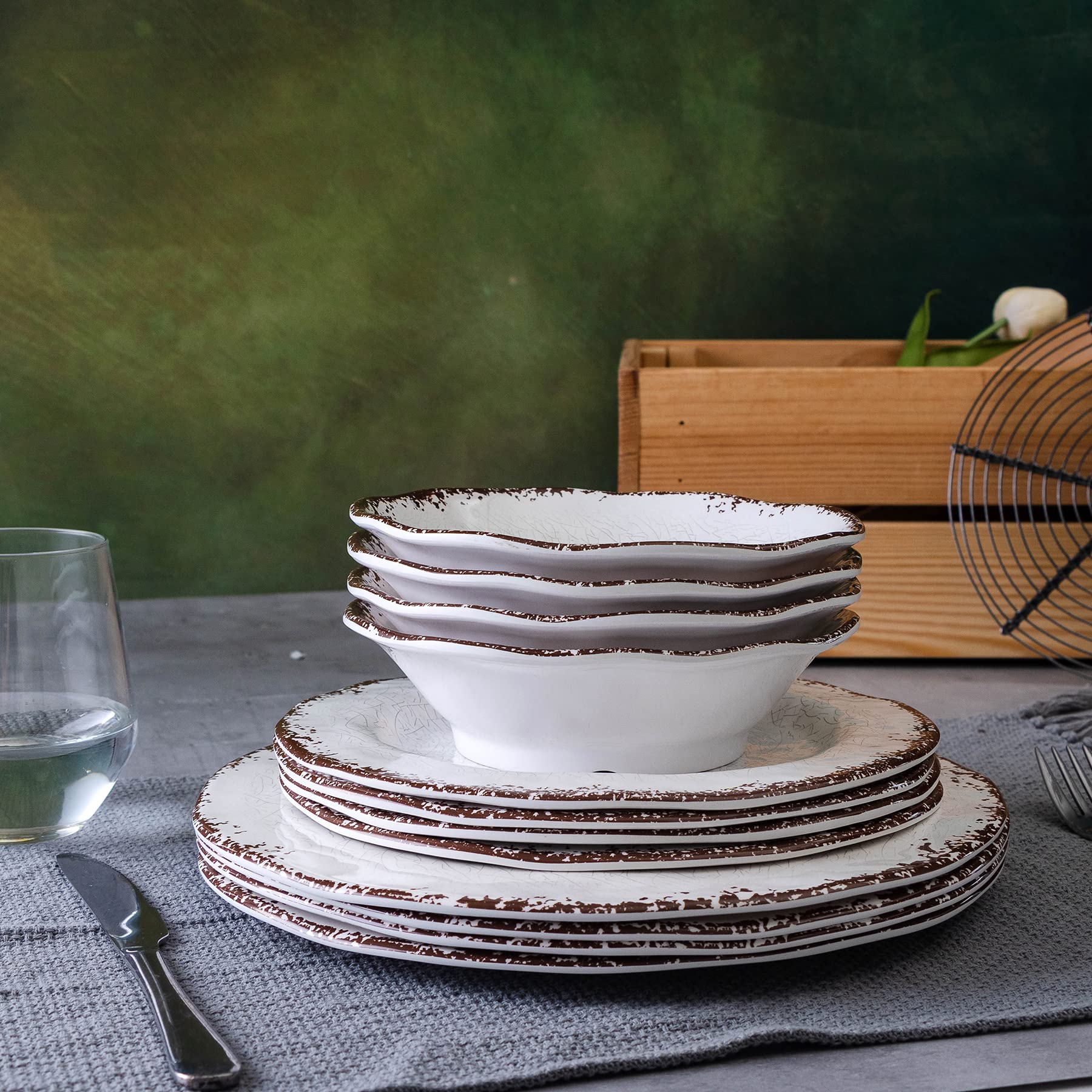 6-Piece White Melamine Dinner Plates - 11
