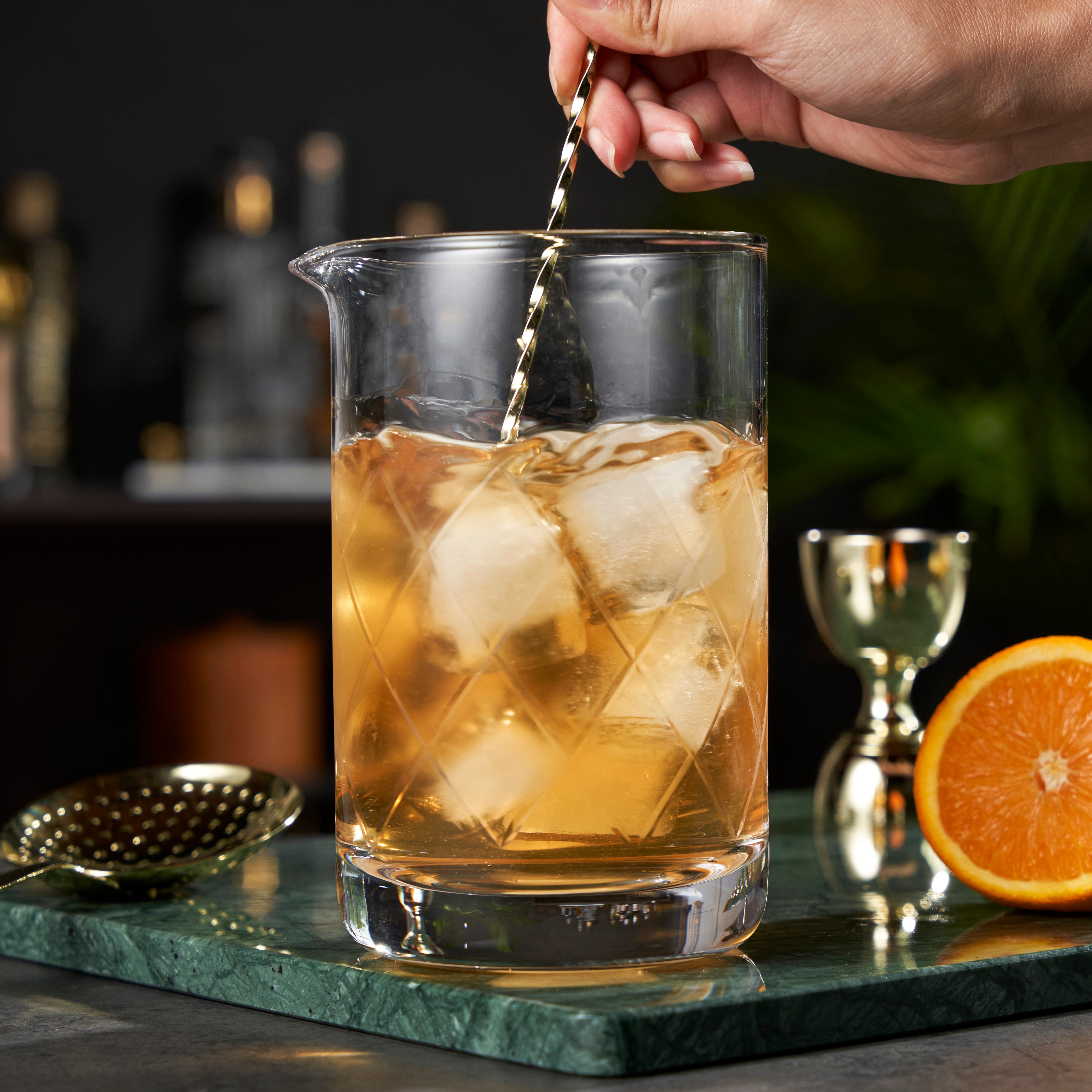 Premium Extra Large Crystal Mixing Glass - 24oz Bartender Cocktail Mixing Cup for Whiskey, Martini & Craft Drinks - Perfect for Home Bars, Professional Use & Cocktail Parties