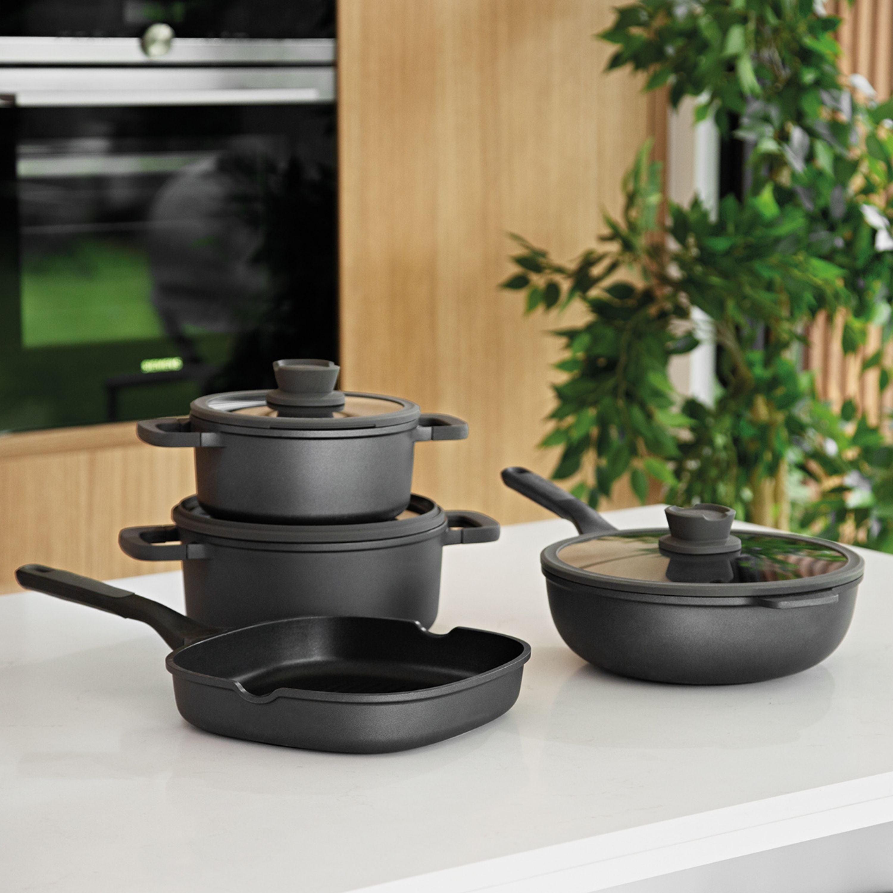 BergHOFF Leo Stone+ Nonstick Ceramic 11-Inch Wok Pan with Glass Lid - 4.6 Quart Eco-Friendly Cookware for Stir-Frying, Sauteing & Asian Cooking - Recycled Aluminum Construction - Oven & Dishwasher Safe