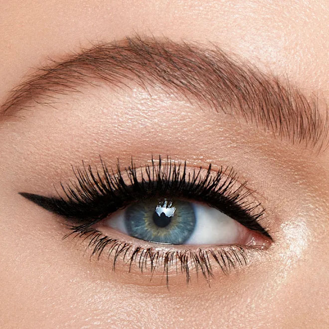 Hollywood Exaggerated Eyeliner Duo - Waterproof & Long-Lasting - Perfect for Dramatic Eye Looks & Cosplay Makeup