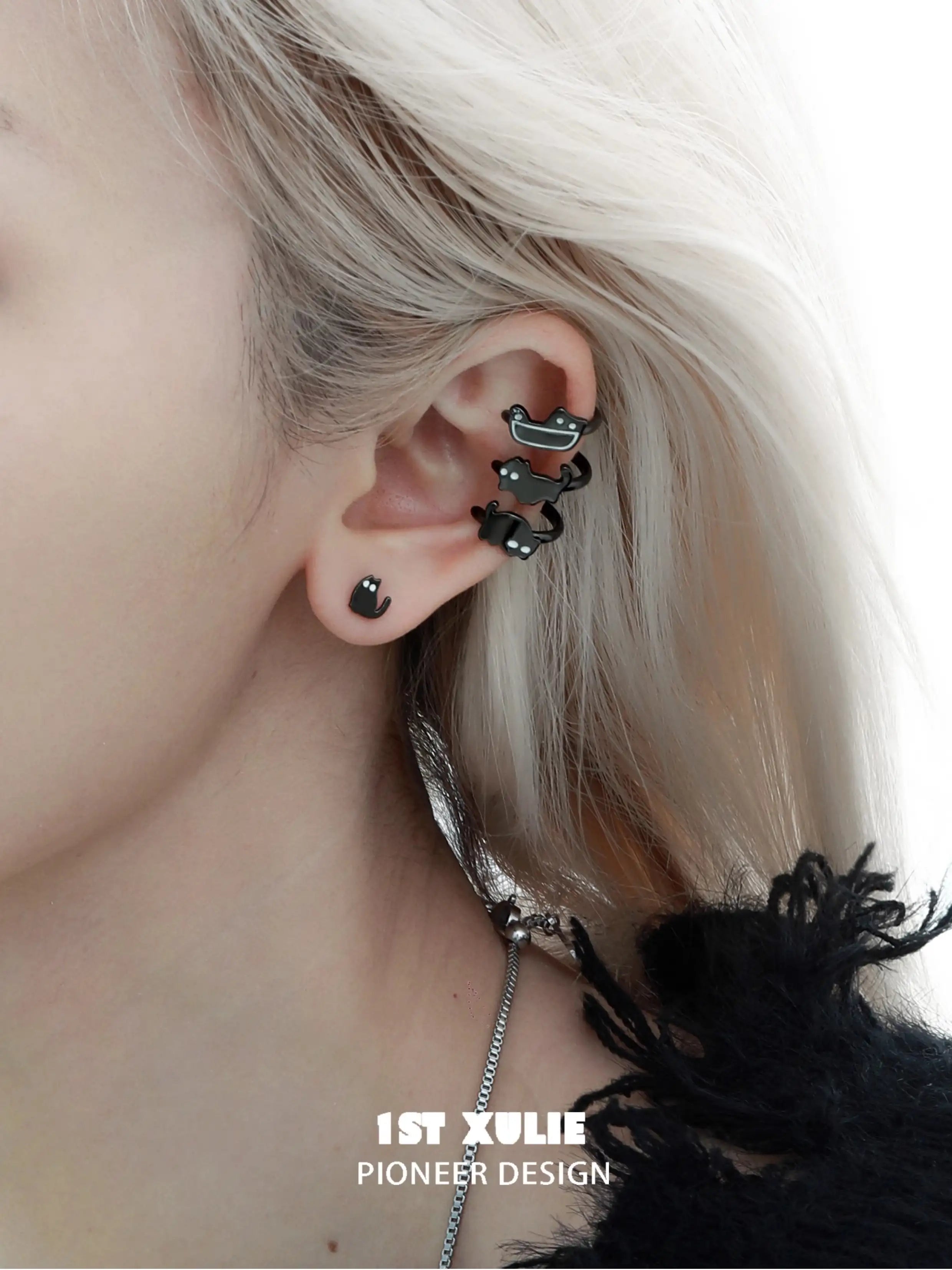 18K Black Gold Plated Ghosts Black Cat Ear Clips - Gothic Jewelry for Women, Halloween Accessories, Cosplay Costume Earrings for Parties & Special Occasions