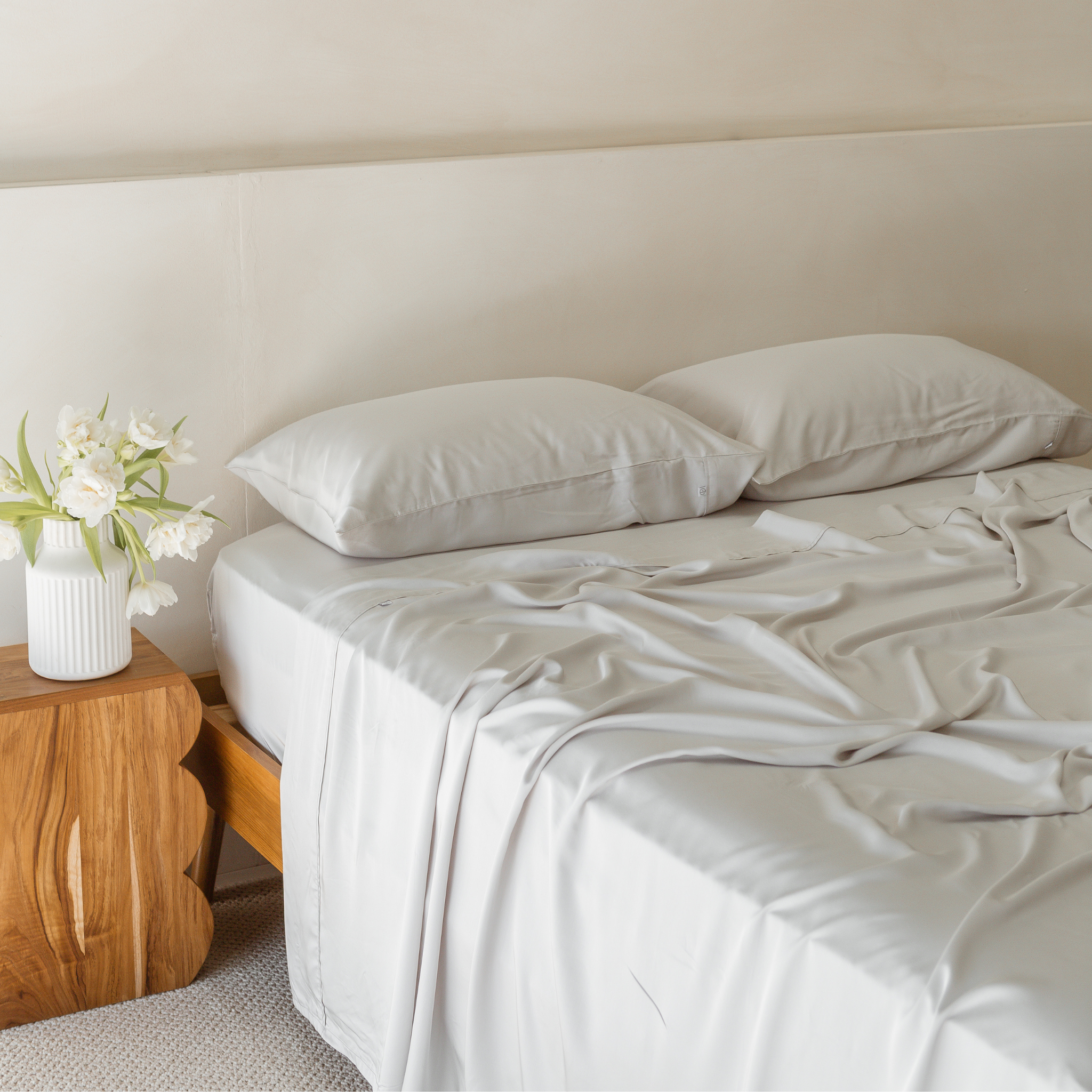 Premium Bamboo Sheet Set - Soft & Breathable Bedding for a Cool & Comfortable Sleep - Queen Size, Silver Gray - Perfect for Hot Sleepers & Eco-Friendly Homes