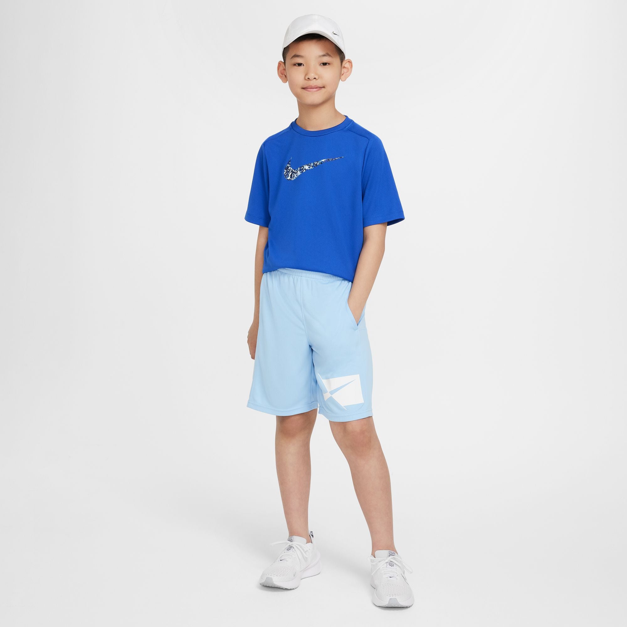 Nike Youth Multi-Sport T-Shirt for Boys - Lightweight, Breathable & Durable - Perfect for Running, Training & Casual Wear