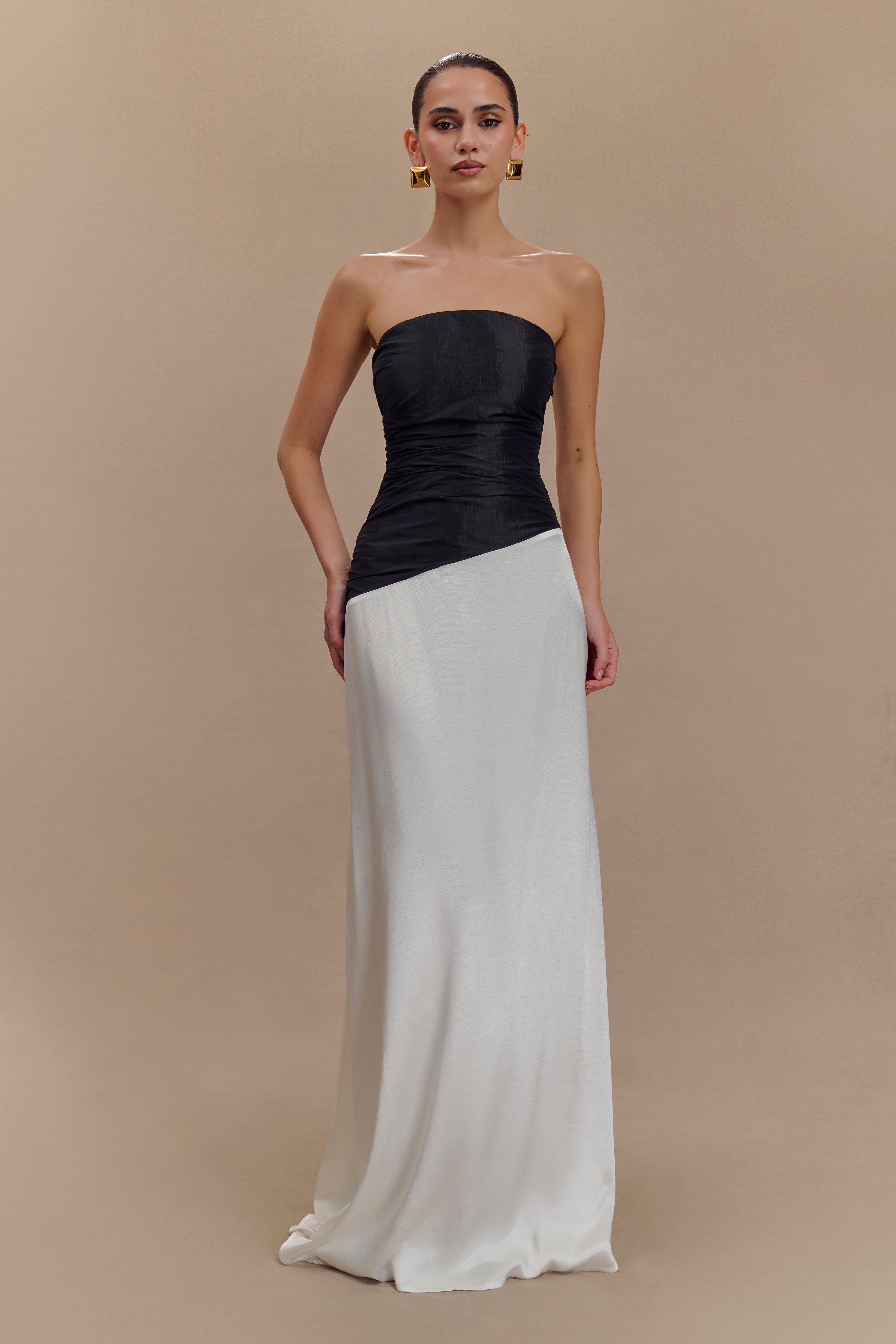 Elegant Strapless Taffeta Maxi Dress for Women - White & Black Formal Gown | Perfect for Weddings, Prom, Evening Parties & Special Occasions