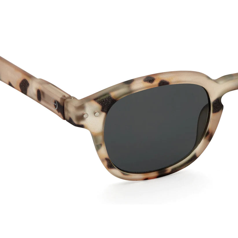 Stylish Light Tortoise Sunglasses for Women & Men - UV Protection, Polarized Lenses - Perfect for Driving, Beach & Outdoor Activities