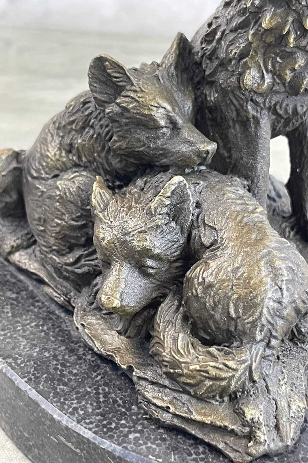 Howl of the Wild Wolf Cast Bronze Garden Statue - European Design Outdoor Decor for Patio, Yard & Garden Landscaping