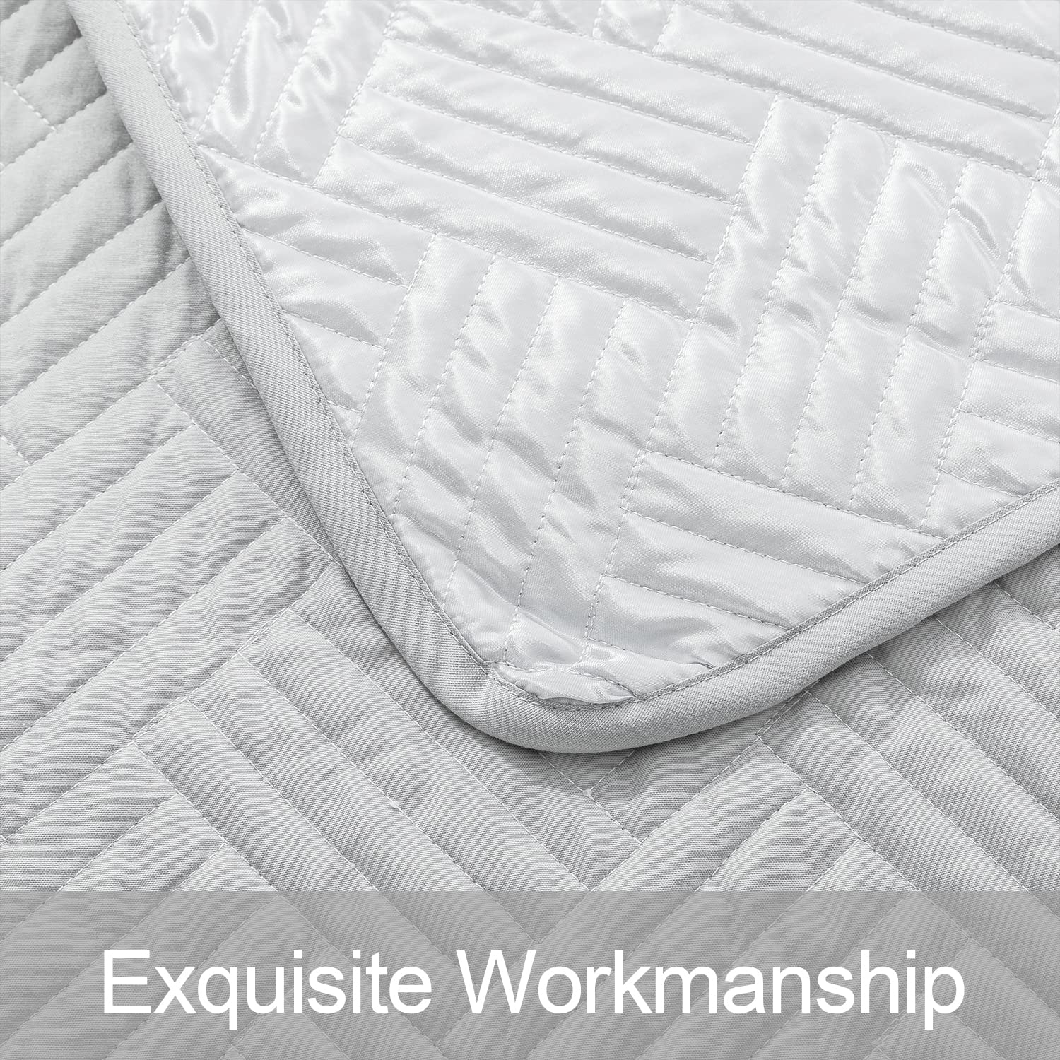NTBAY King Size Silk Satin Quilt Set - Luxury Geometric Pattern Bedspread Coverlet Set with 1 Quilt & 2 Pillow Shams (Silver) for All Seasons | Perfect for Master Bedroom, Guest Room & Hotel Decor