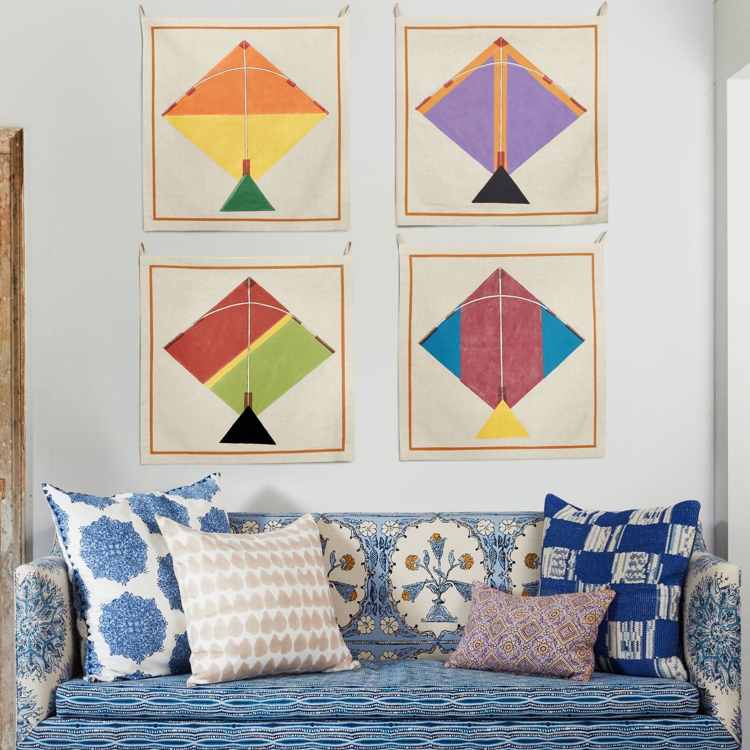 Beautiful Kite Tapestry Wall Hanging Set - Boho Home Decor for Bedroom, Living Room & Dorm - Lightweight Fabric Art for Indoor & Outdoor Use