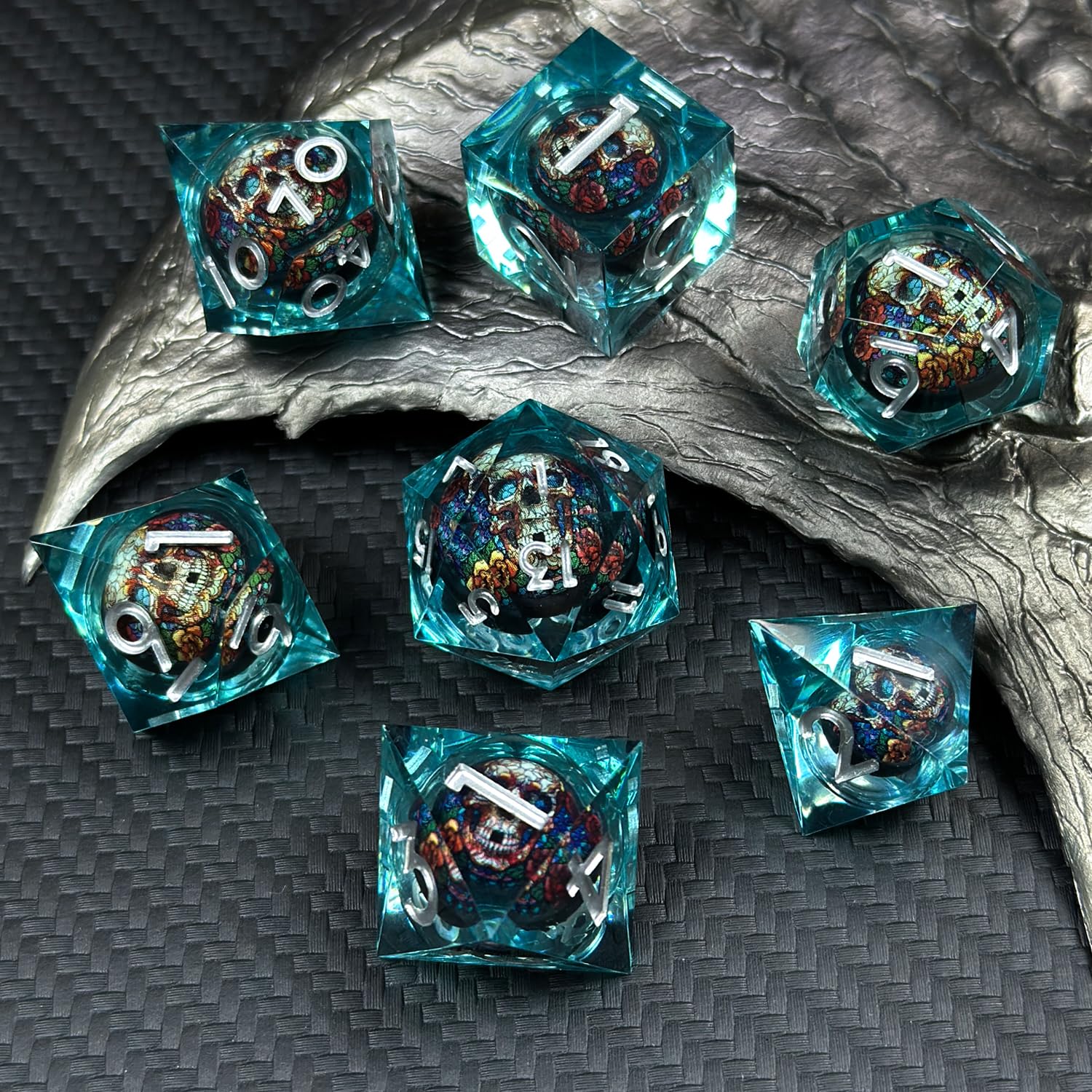 HAOMEJA Skull & Skeleton D&D Dice Set - 7-Piece Resin RPG Dice with Sharp Edges & Dragon Eye Gift Bag for Dungeons and Dragons, Pathfinder, Tabletop Roleplaying Games - Perfect for Gifts, Game Nights & Fantasy Adventures (Skull A & Blue)