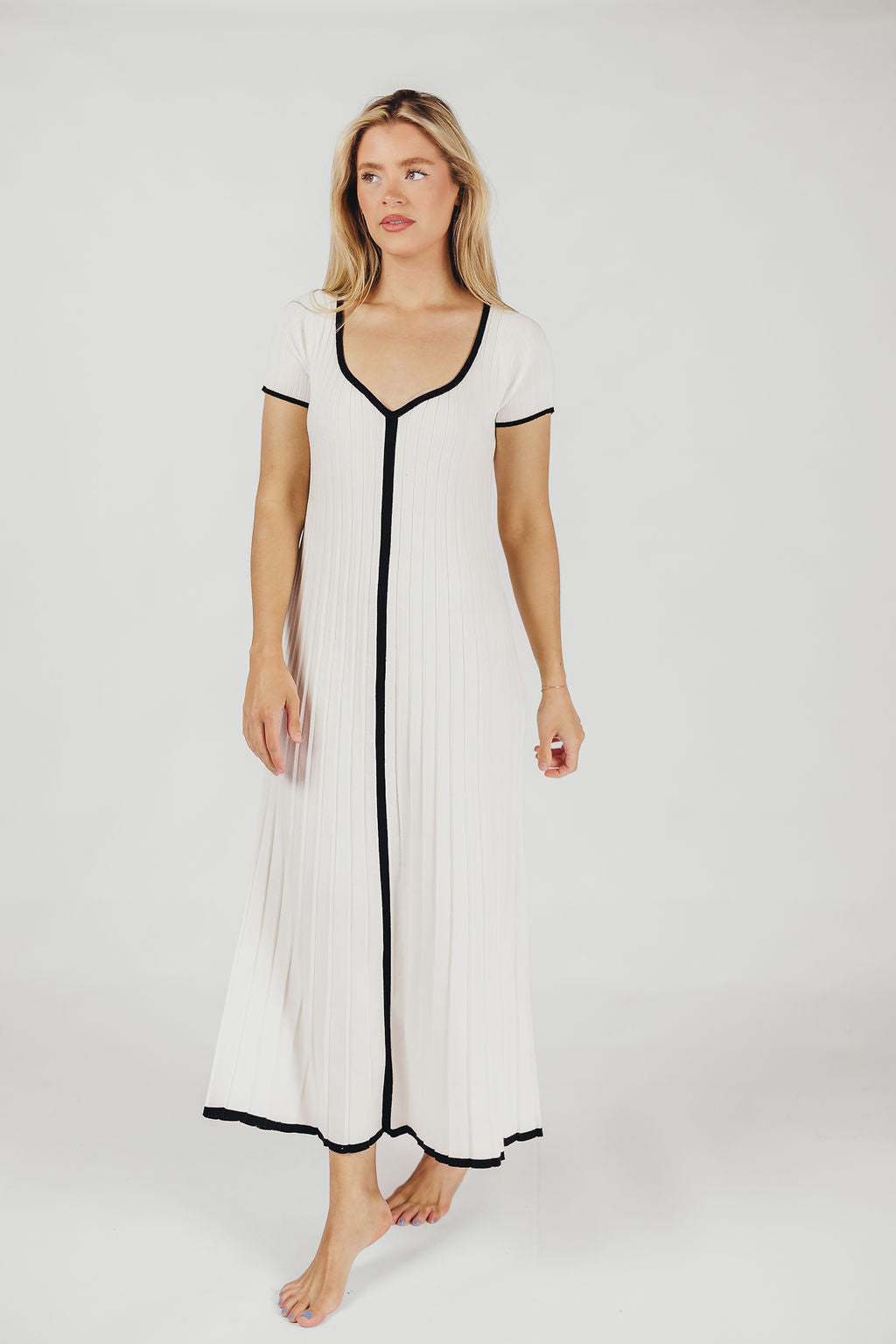 Elegant Marilyn Knit Maxi Dress in Off White - Perfect for Weddings, Parties & Summer Vacations