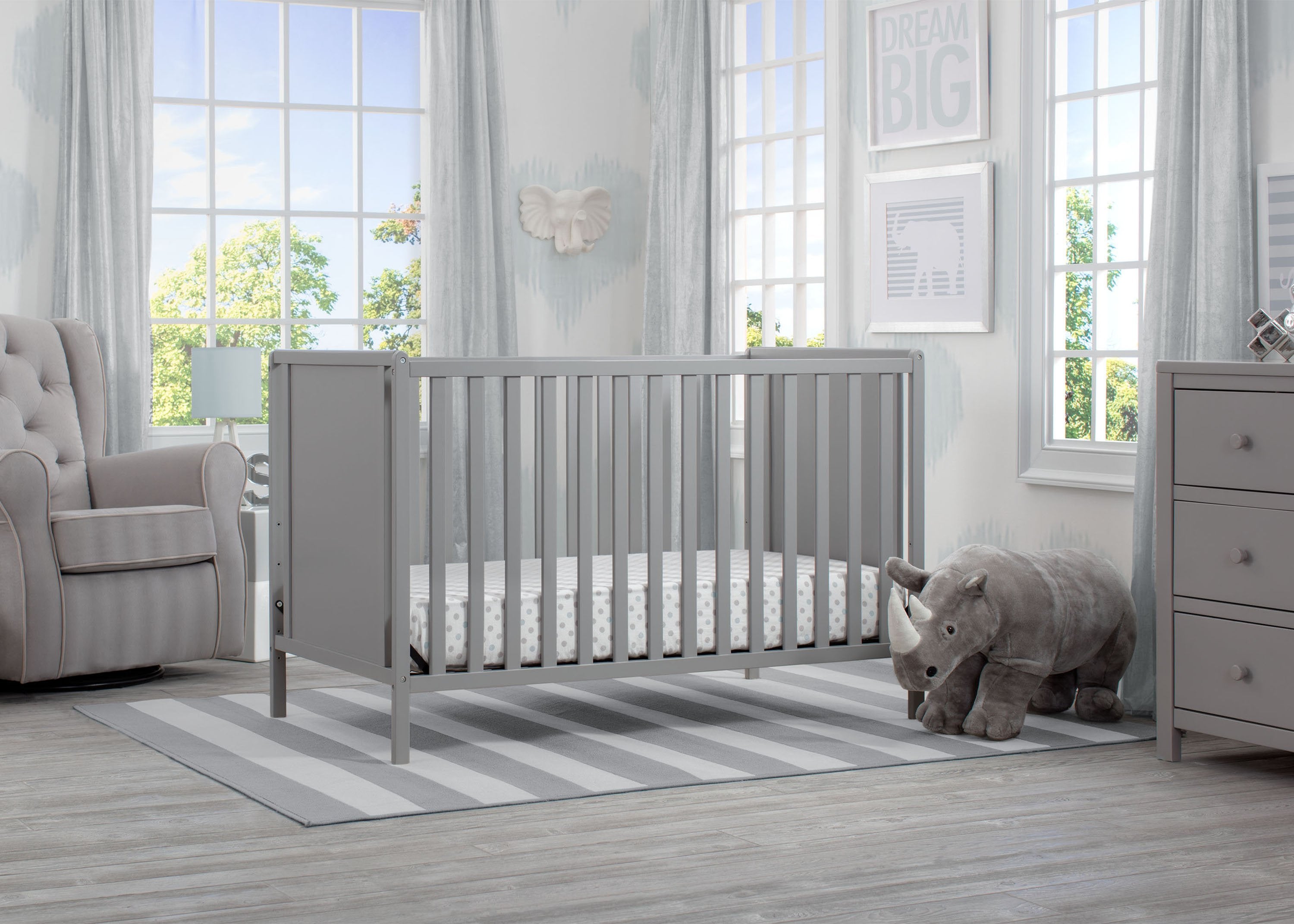 Heartland Classic 4-in-1 Convertible Crib - Toddler Bed, Daybed & Full Size Bed | Safe Nursery Furniture for Baby & Kids Room | Perfect for Newborns, Infants & Growing Children